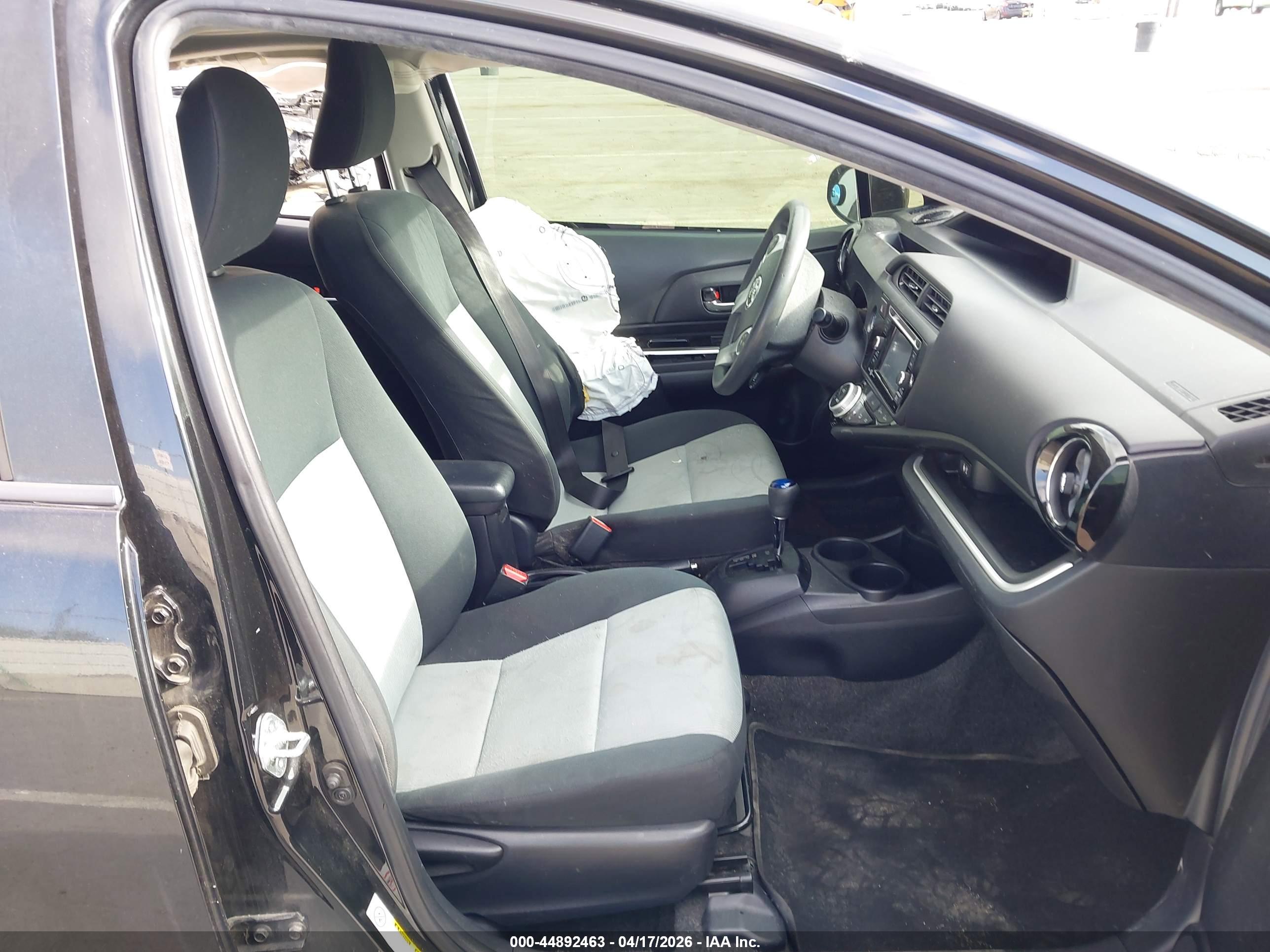 TOYOTA PRIUS image 5