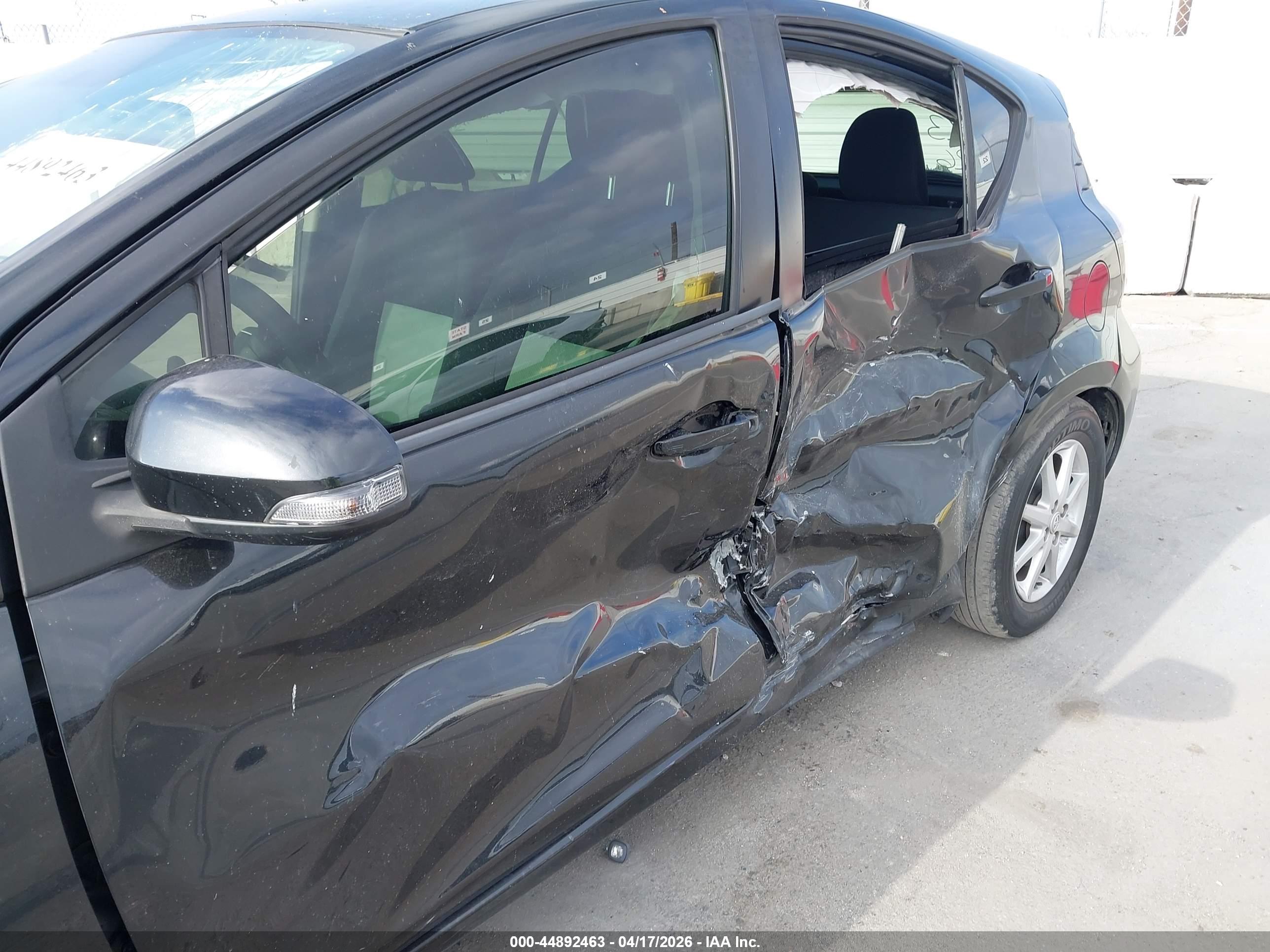 TOYOTA PRIUS image 6