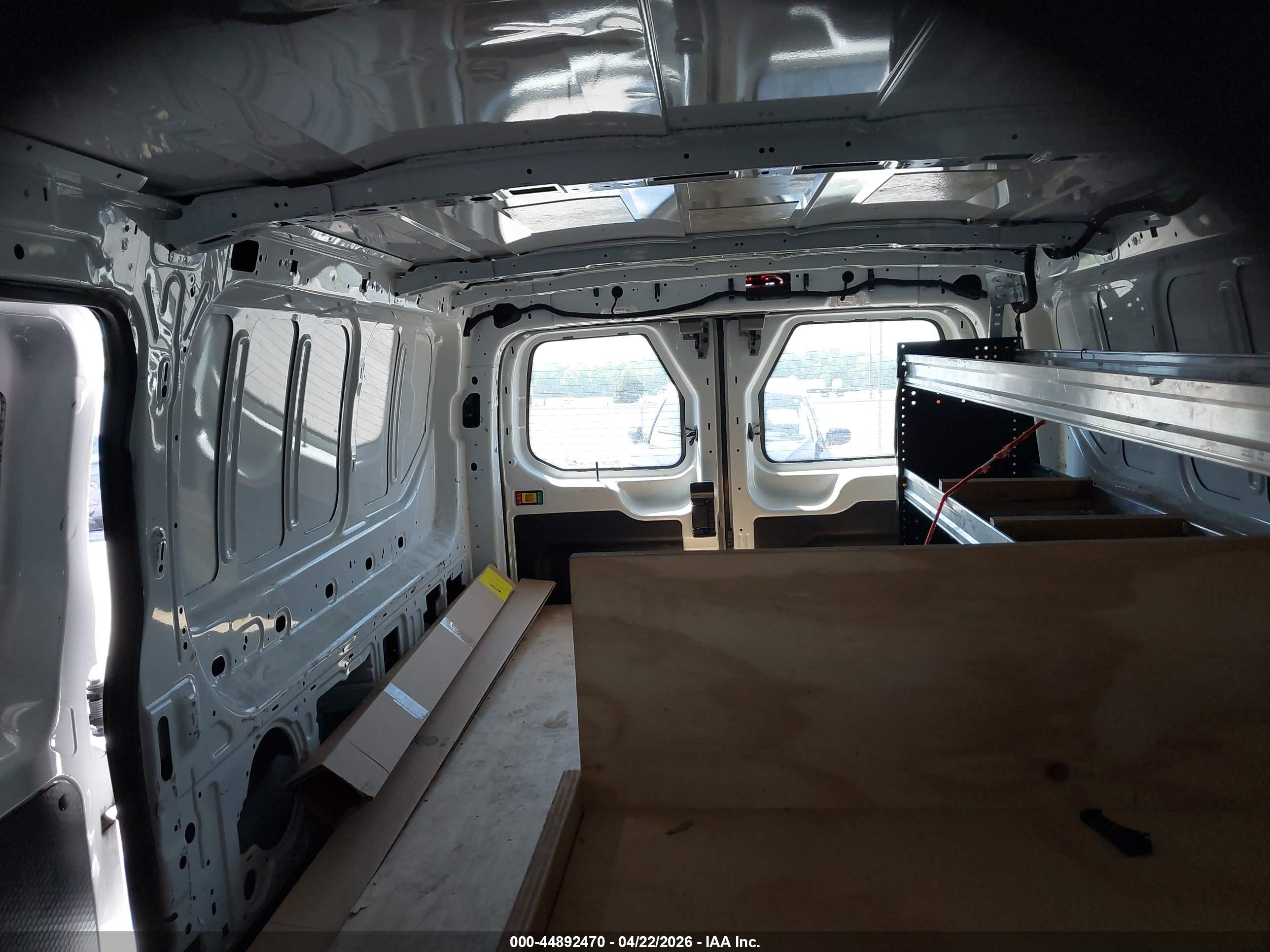 FORD TRANSIT-150 image 8