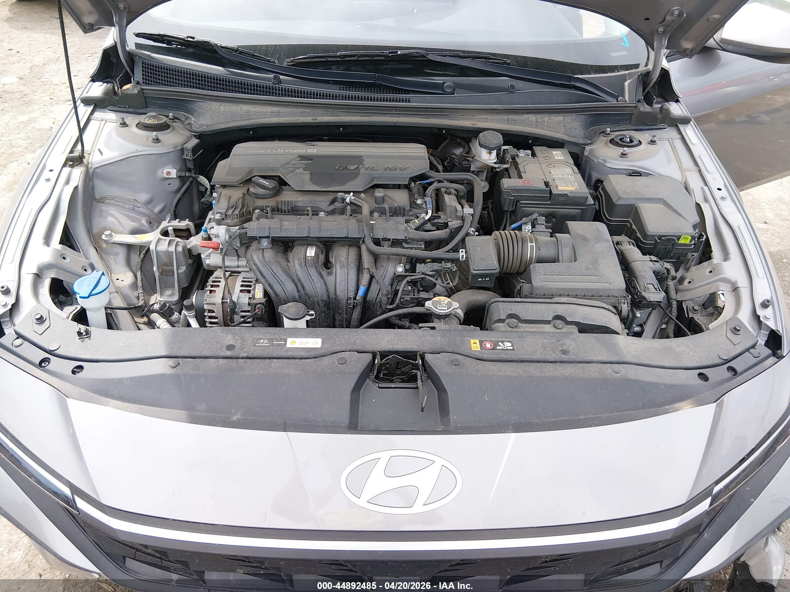 HYUNDAI ELANTRA image 10