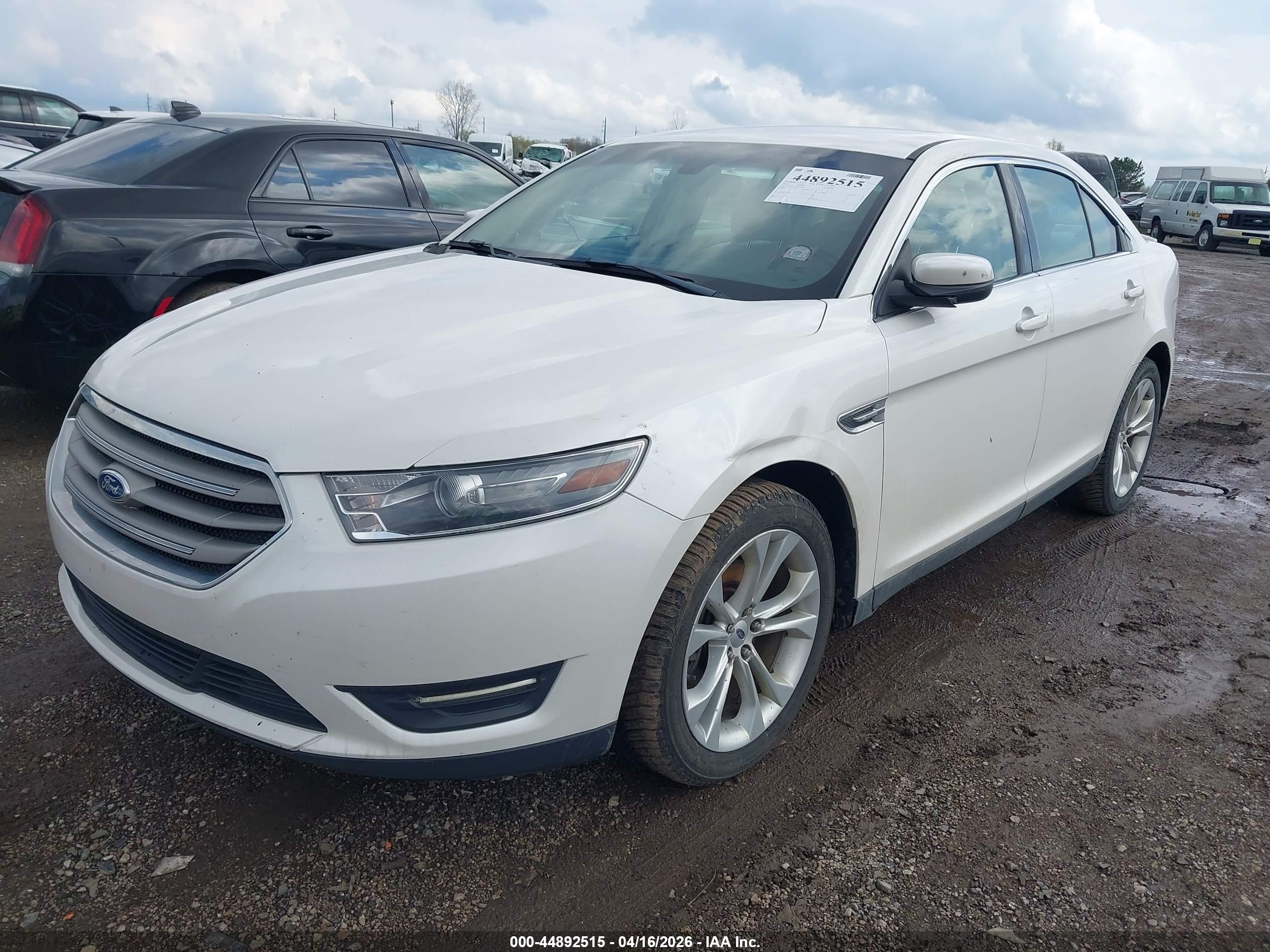 FORD TAURUS image 2