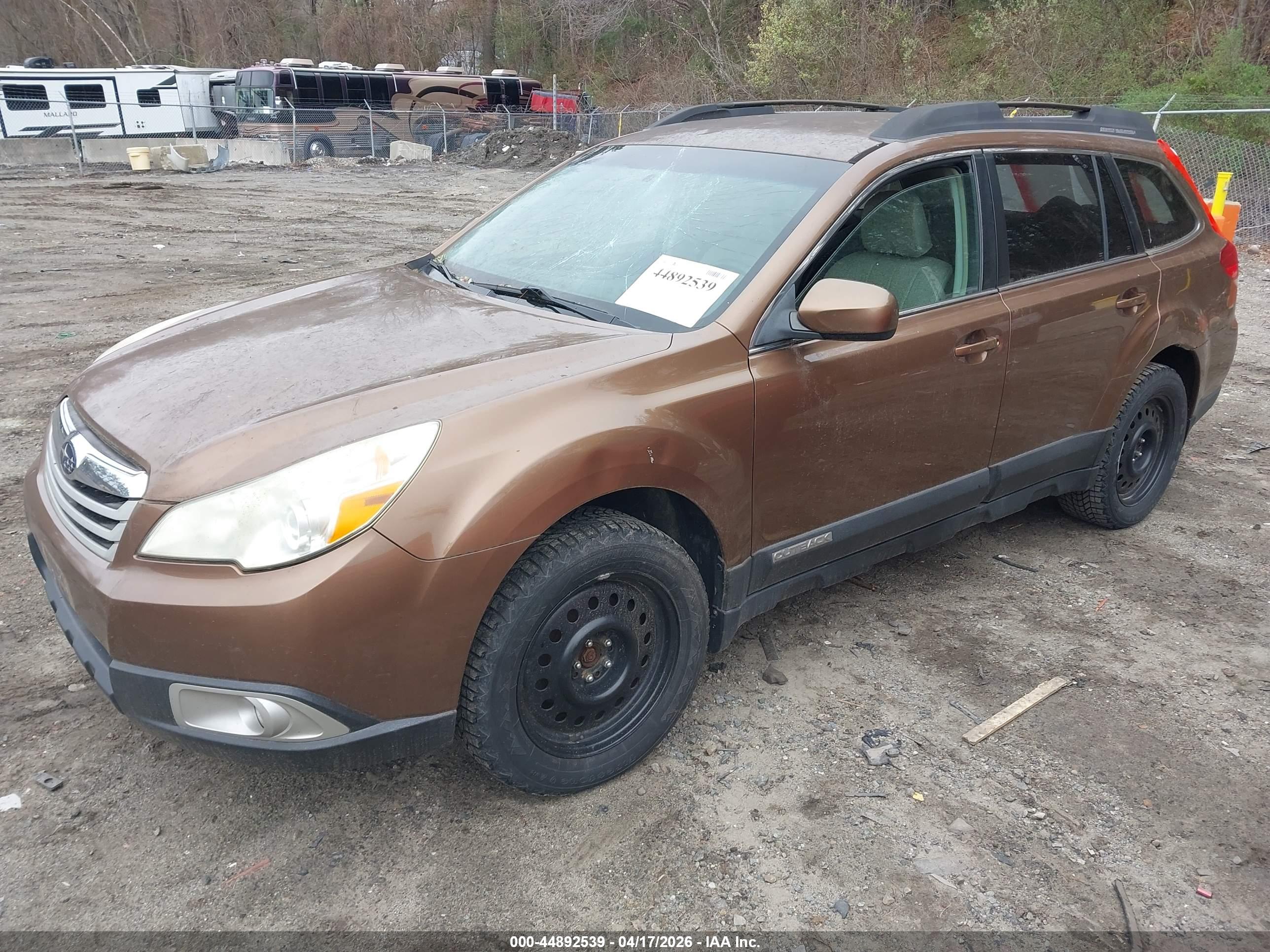 SUBARU OUTBACK image 2