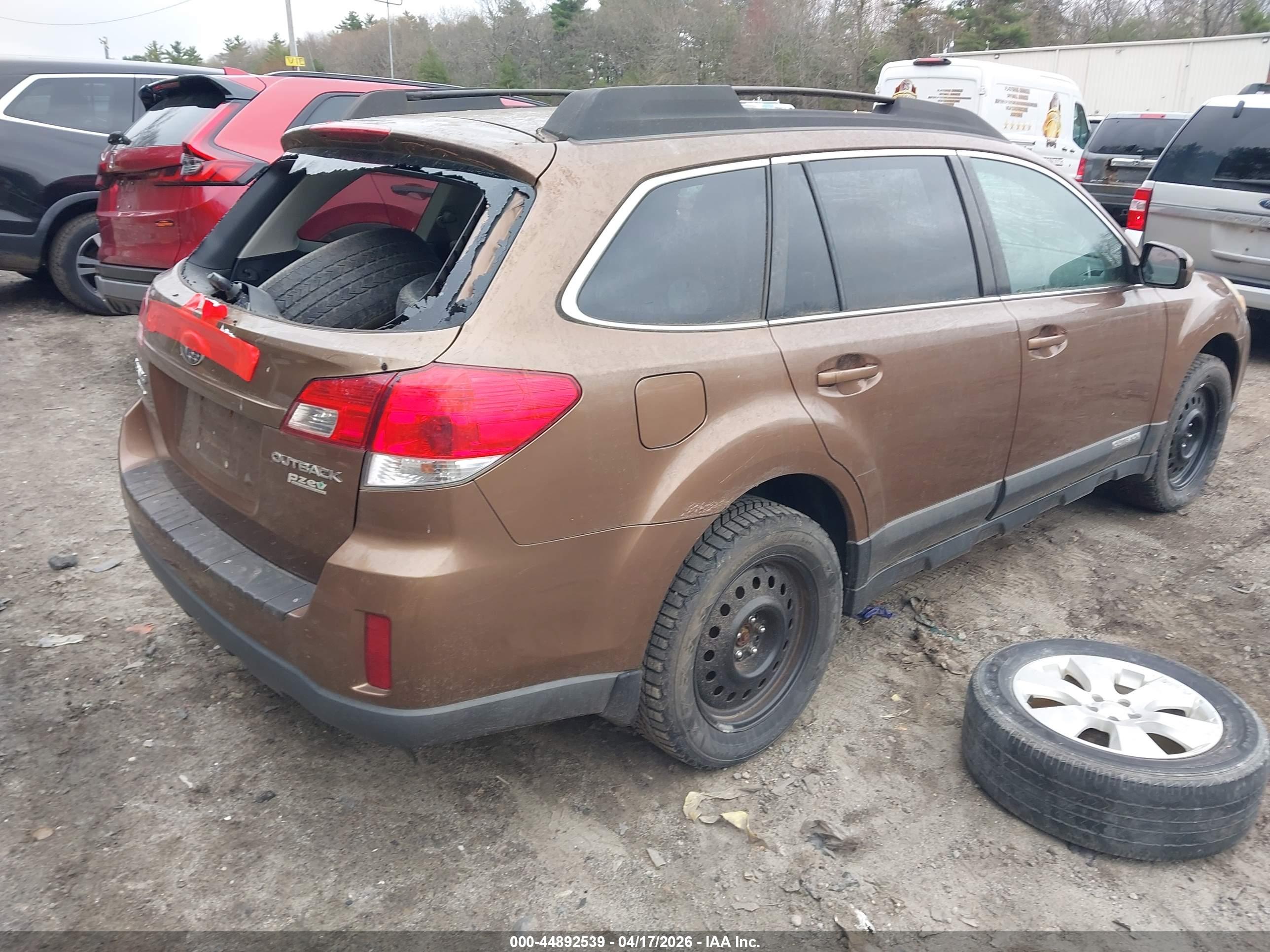 SUBARU OUTBACK image 4