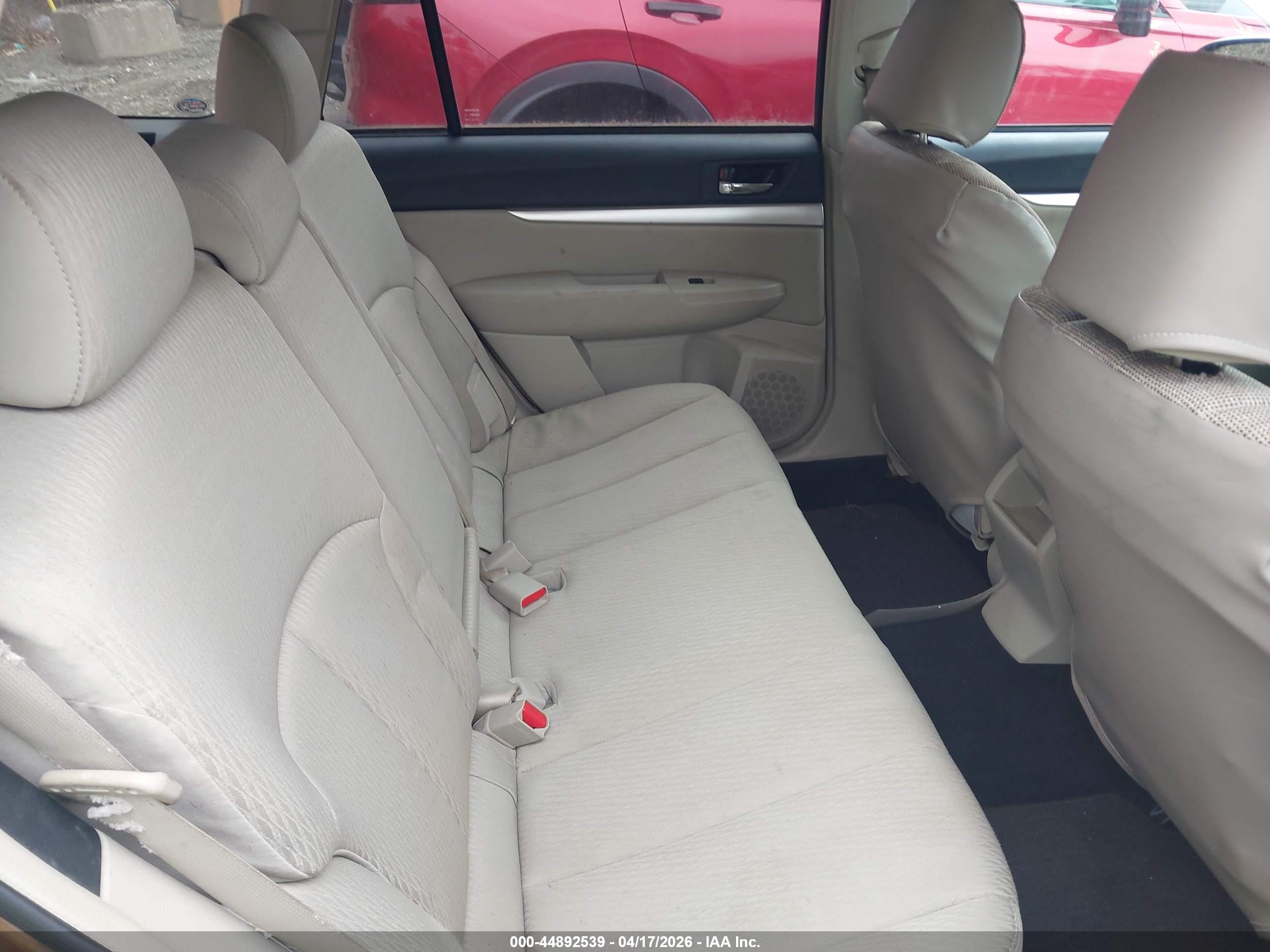 SUBARU OUTBACK image 8