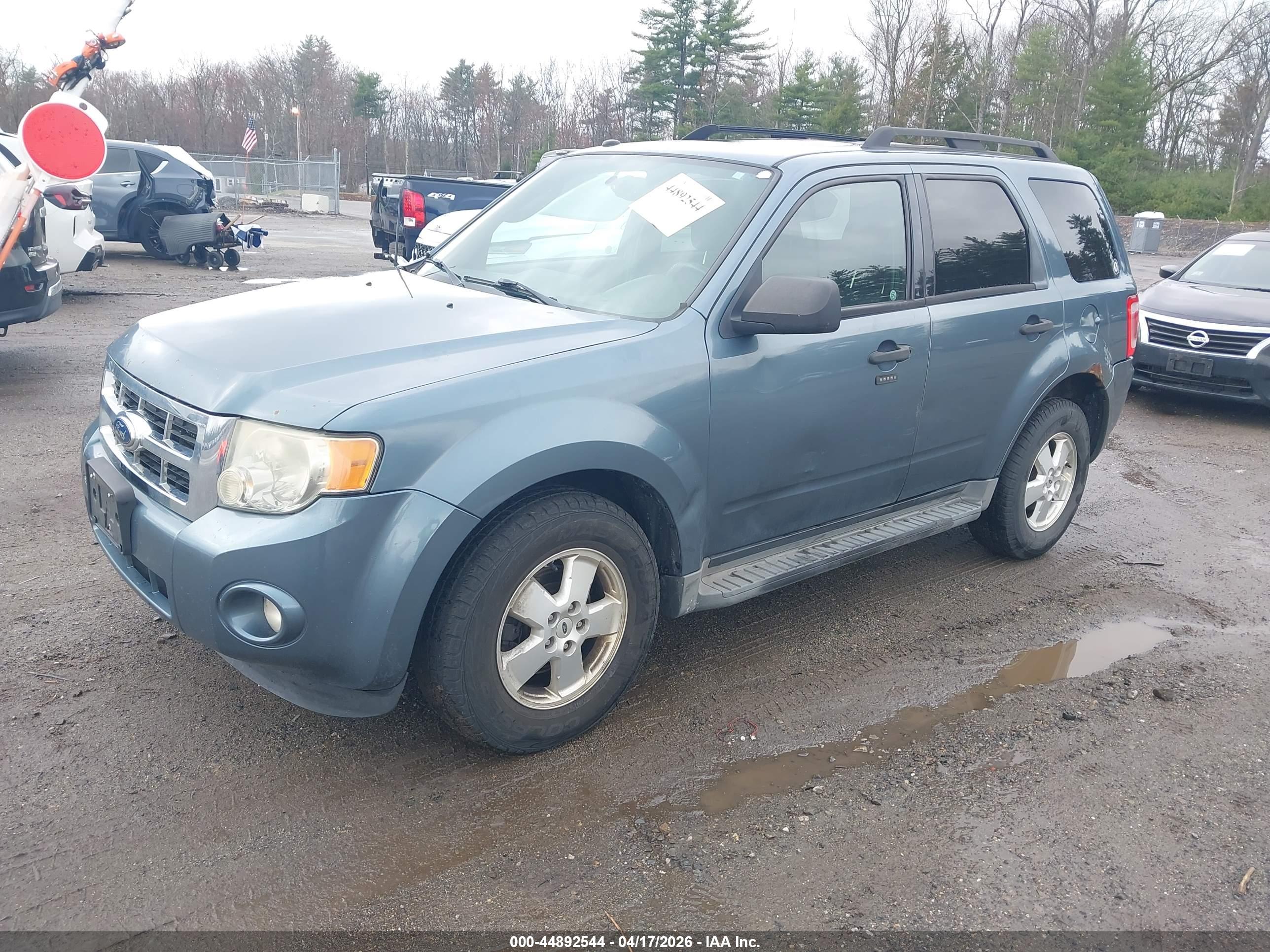 FORD ESCAPE image 2