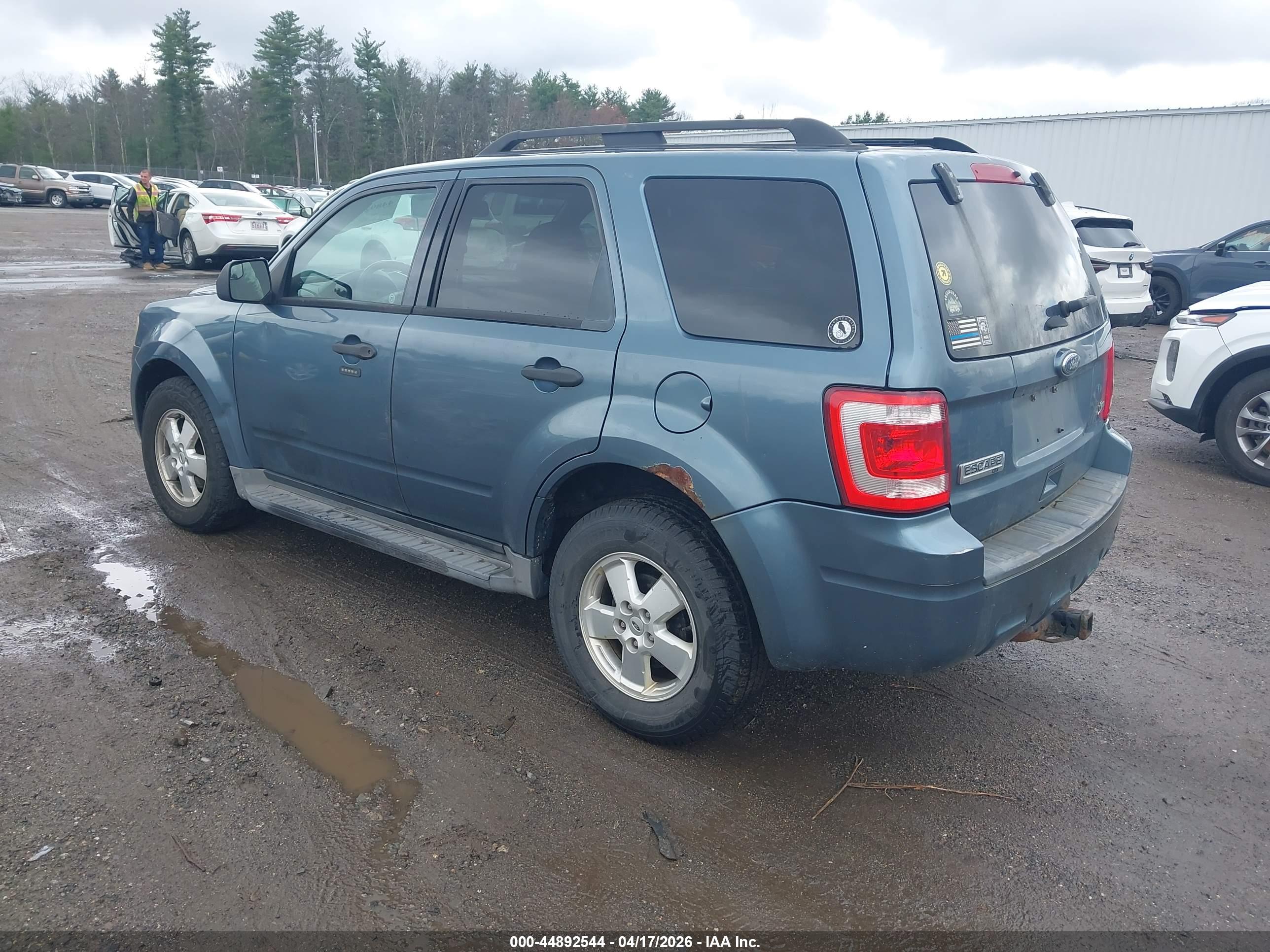 FORD ESCAPE image 3