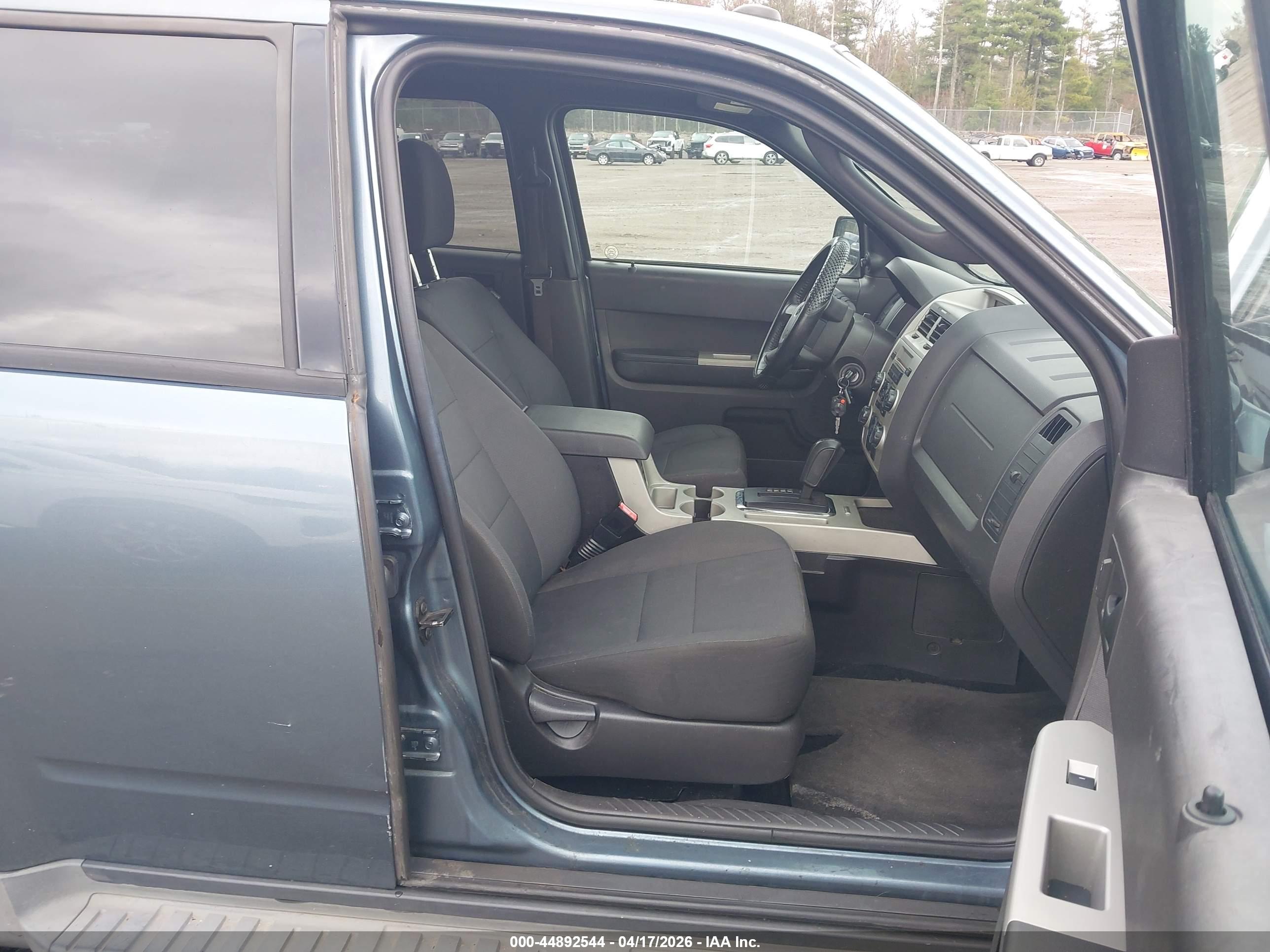 FORD ESCAPE image 5