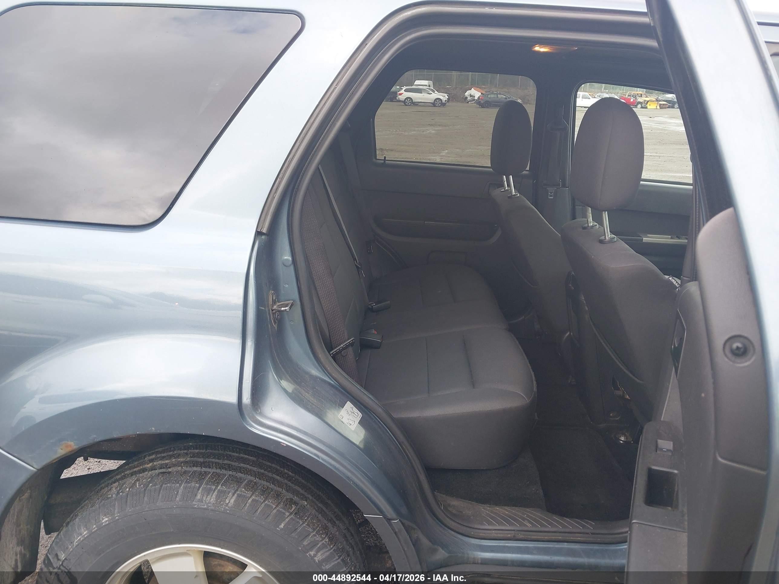 FORD ESCAPE image 8