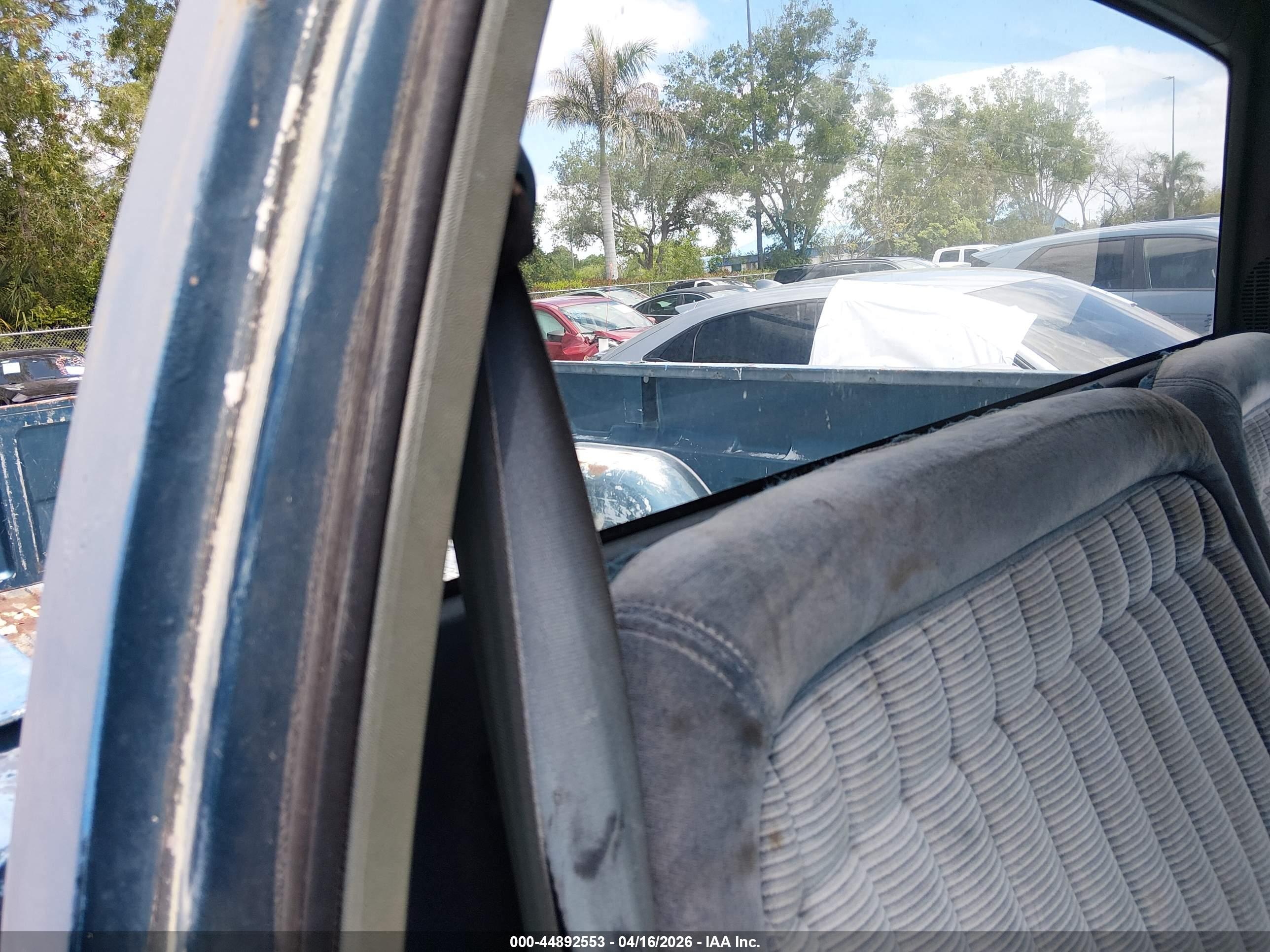 GMC SIERRA image 8