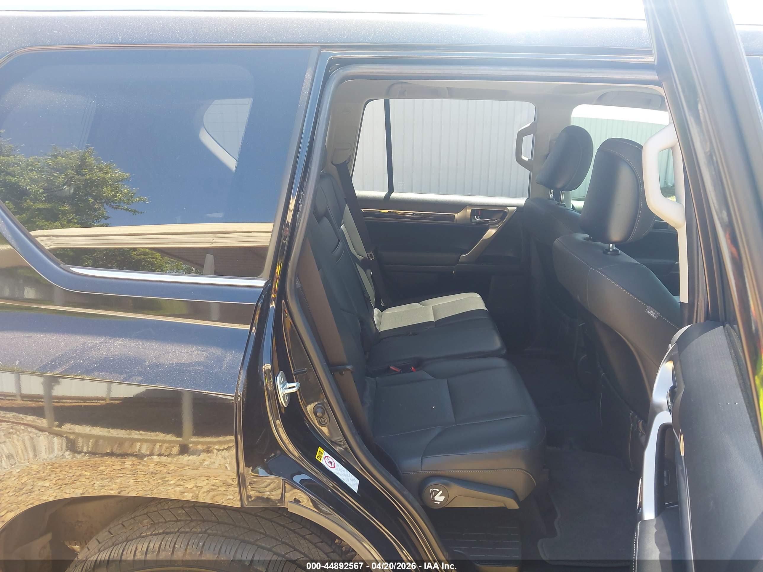 LEXUS GX image 8