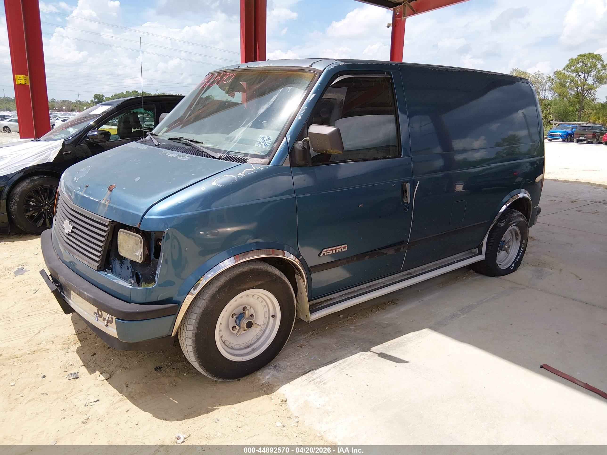 CHEVROLET ASTRO image 2