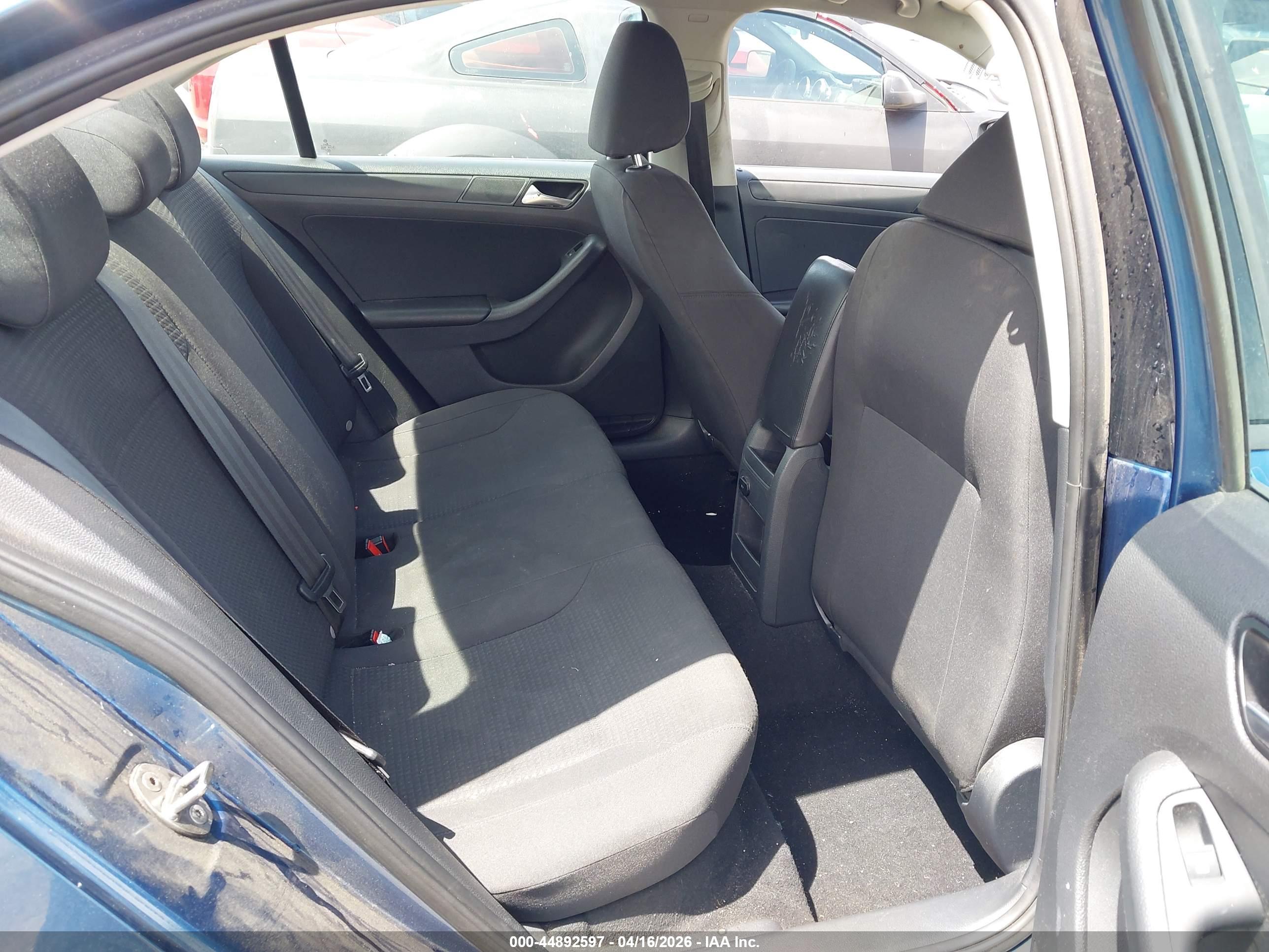 VOLKSWAGEN JETTA image 8