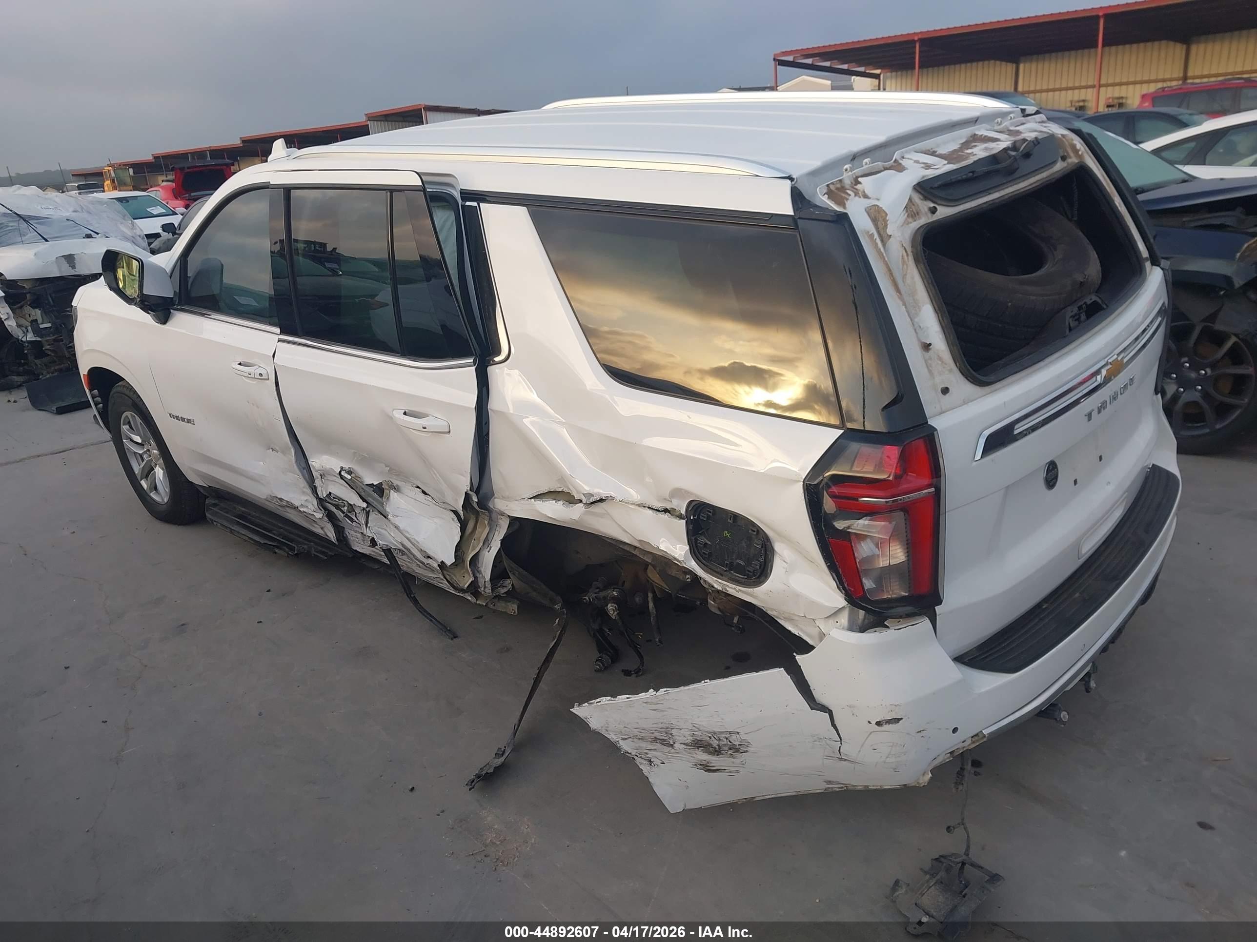 CHEVROLET TAHOE image 3