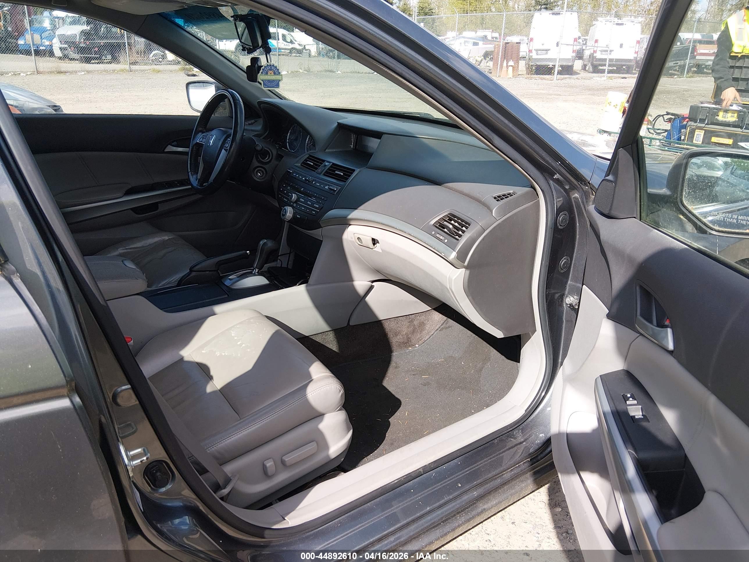 HONDA ACCORD image 5