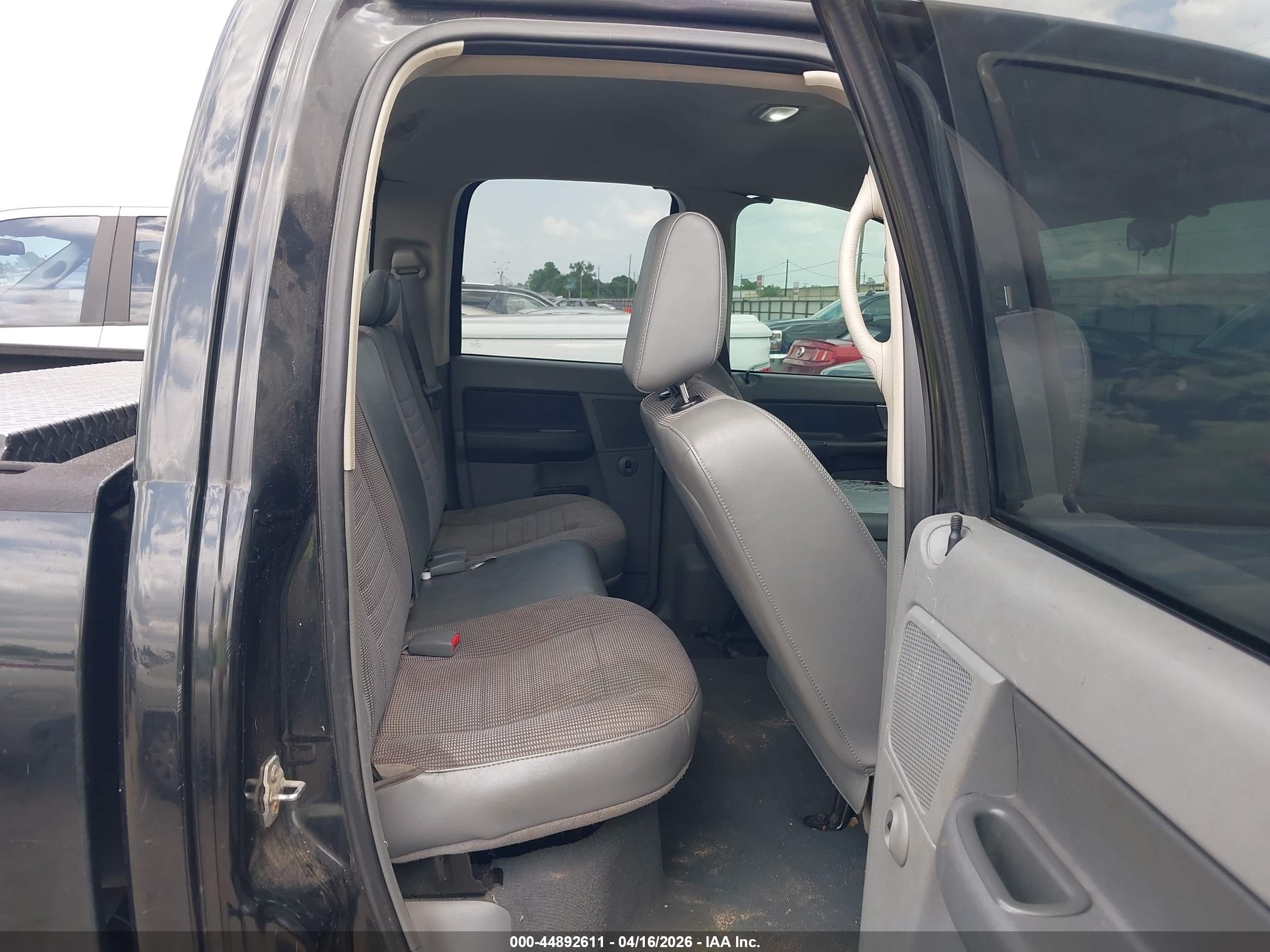 DODGE RAM image 8