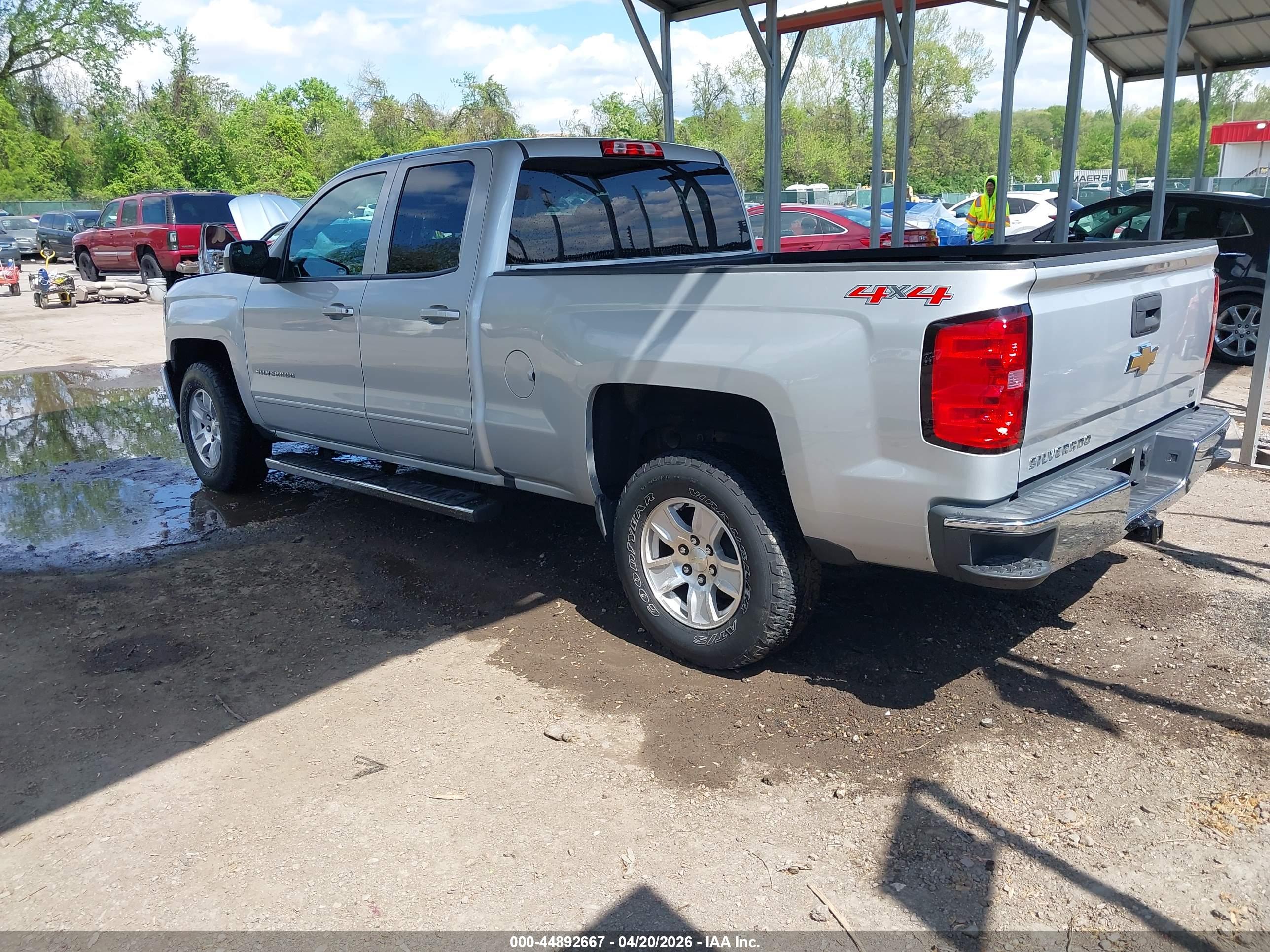 CHEVROLET SILVERADO image 3