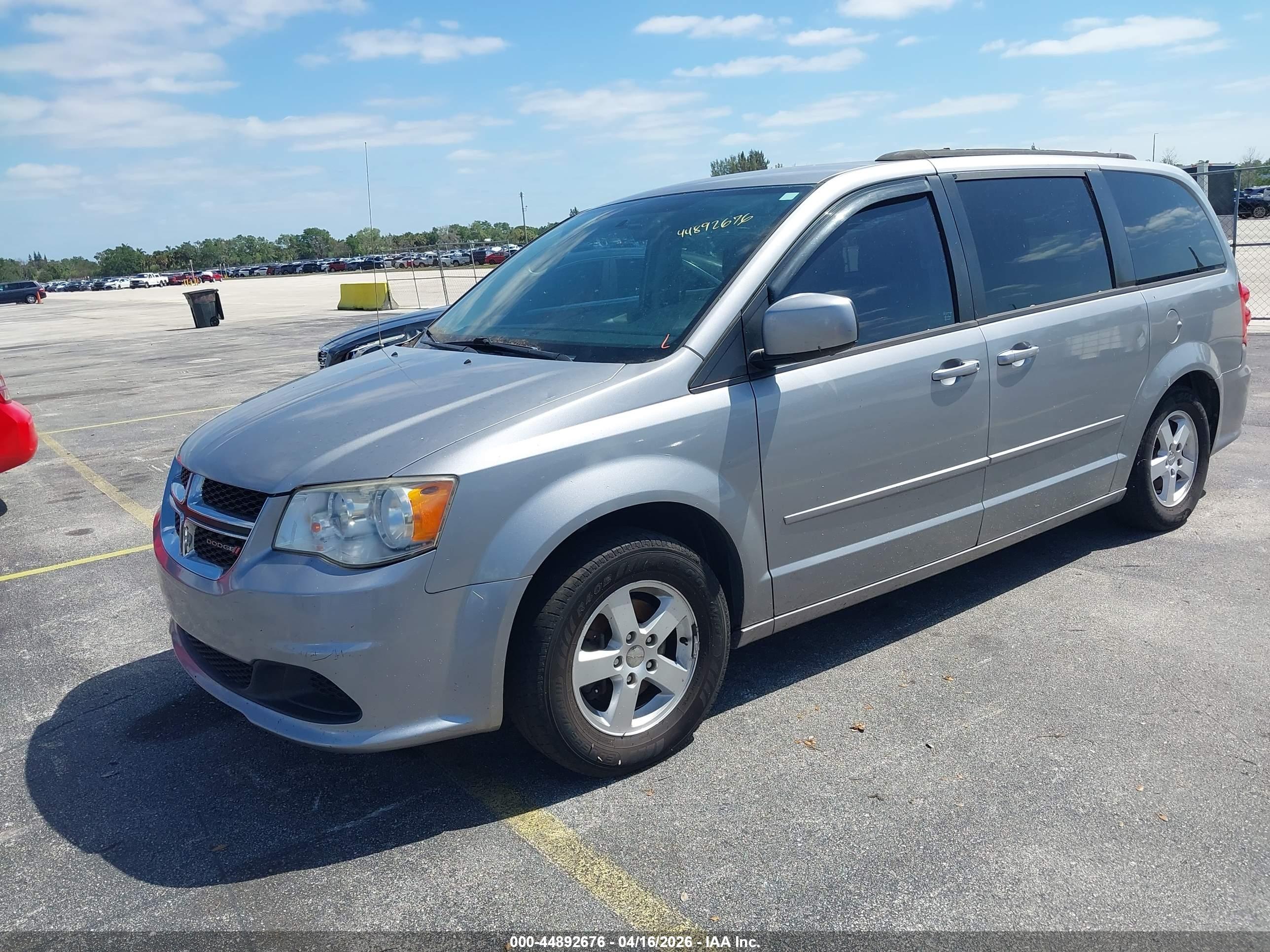 DODGE GRAND image 2