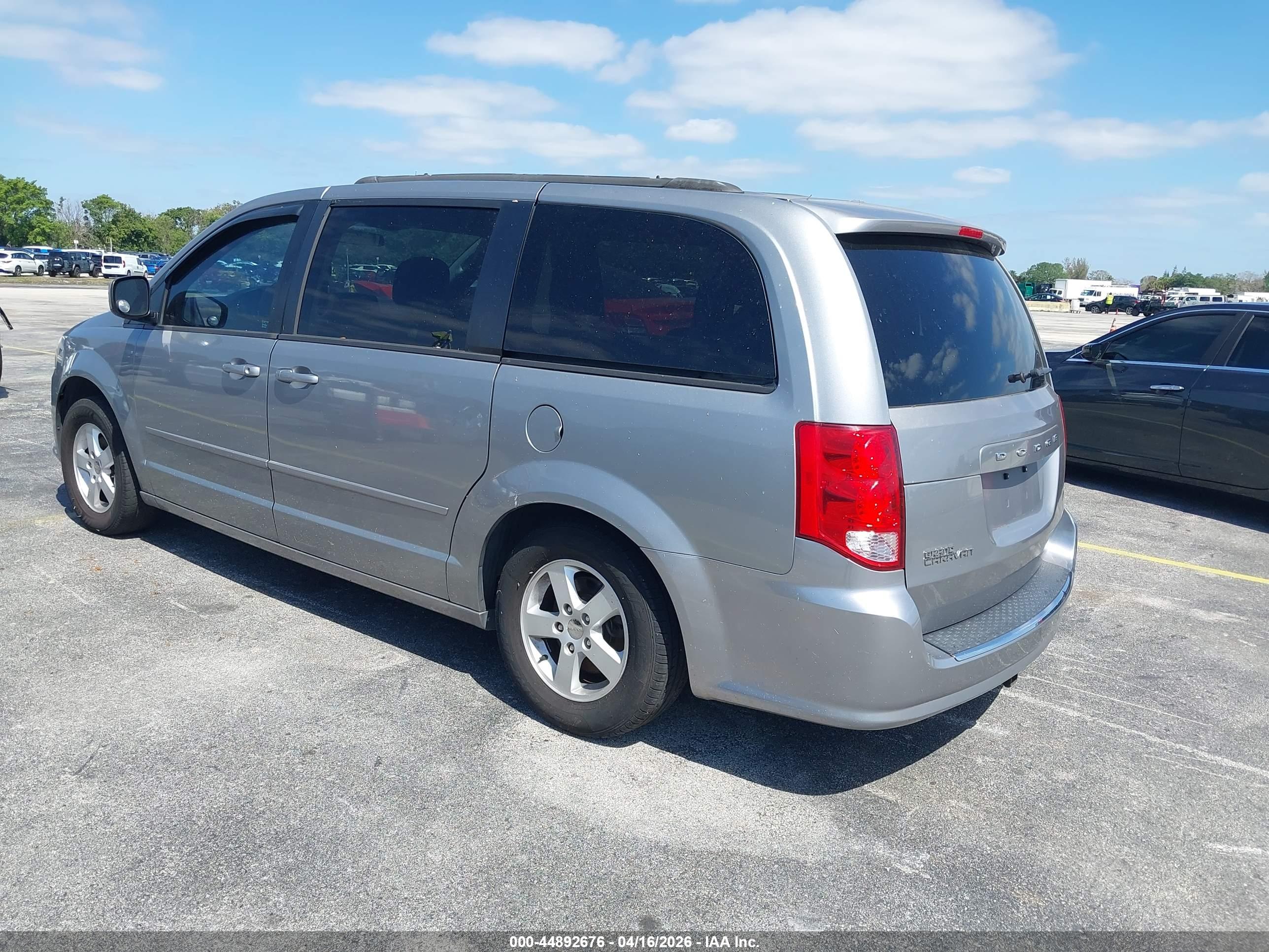 DODGE GRAND image 3