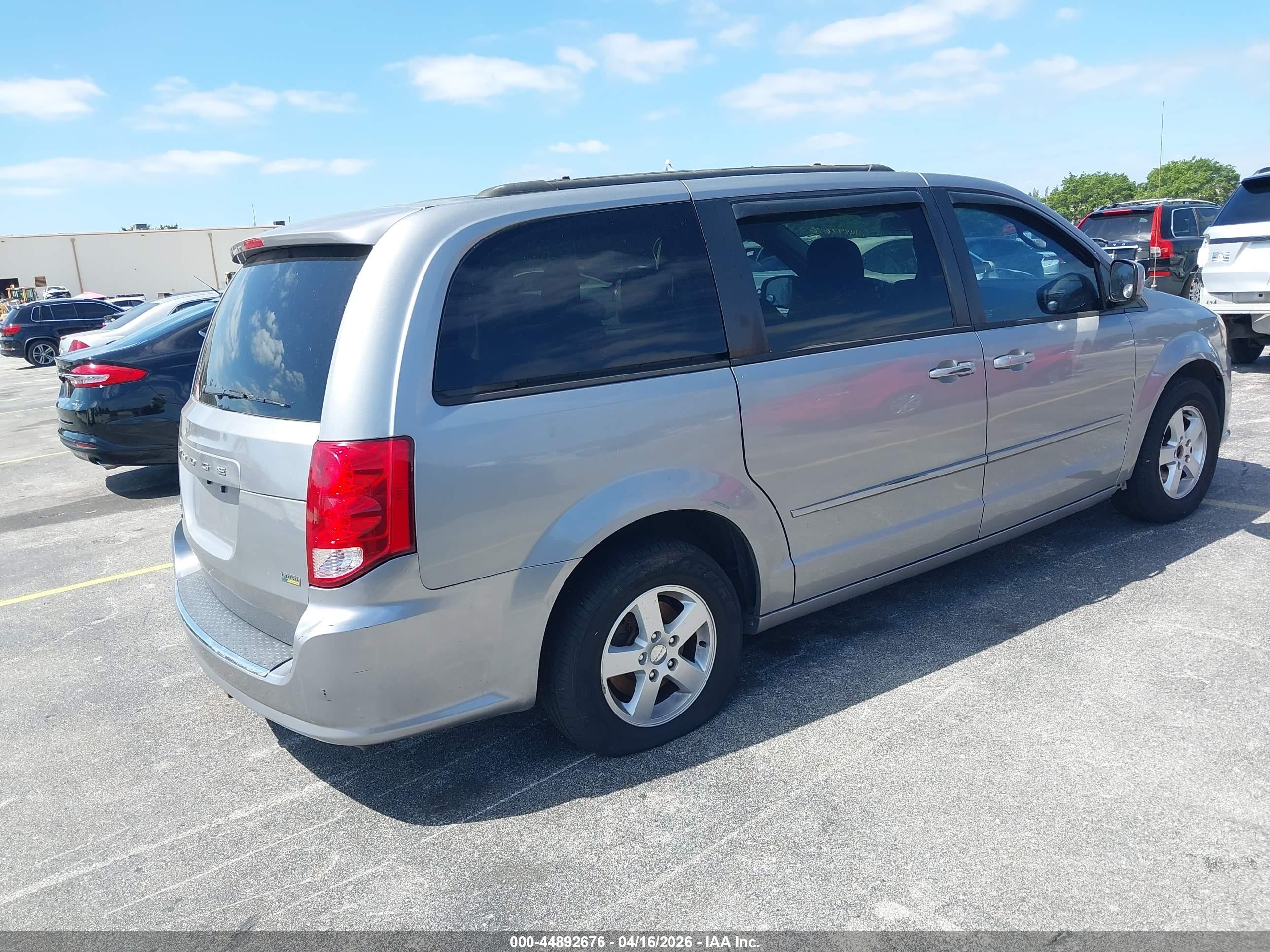 DODGE GRAND image 4