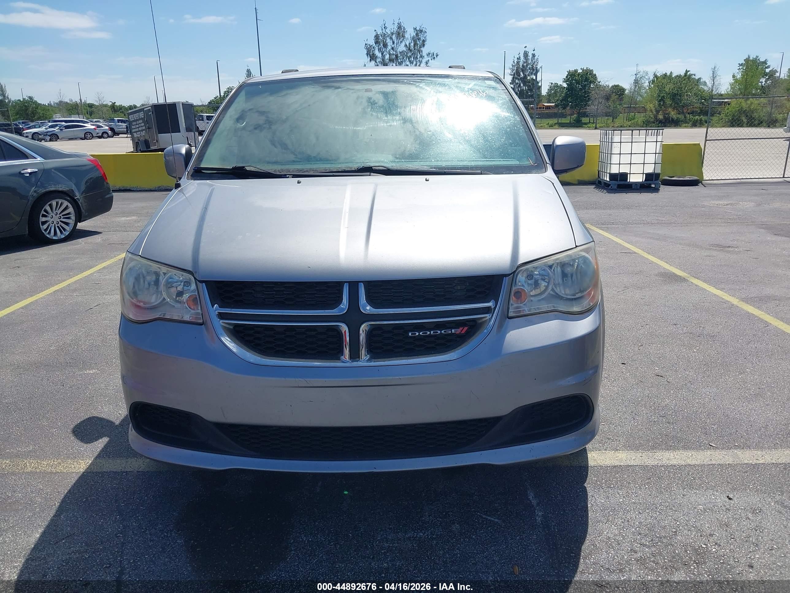 DODGE GRAND image 6