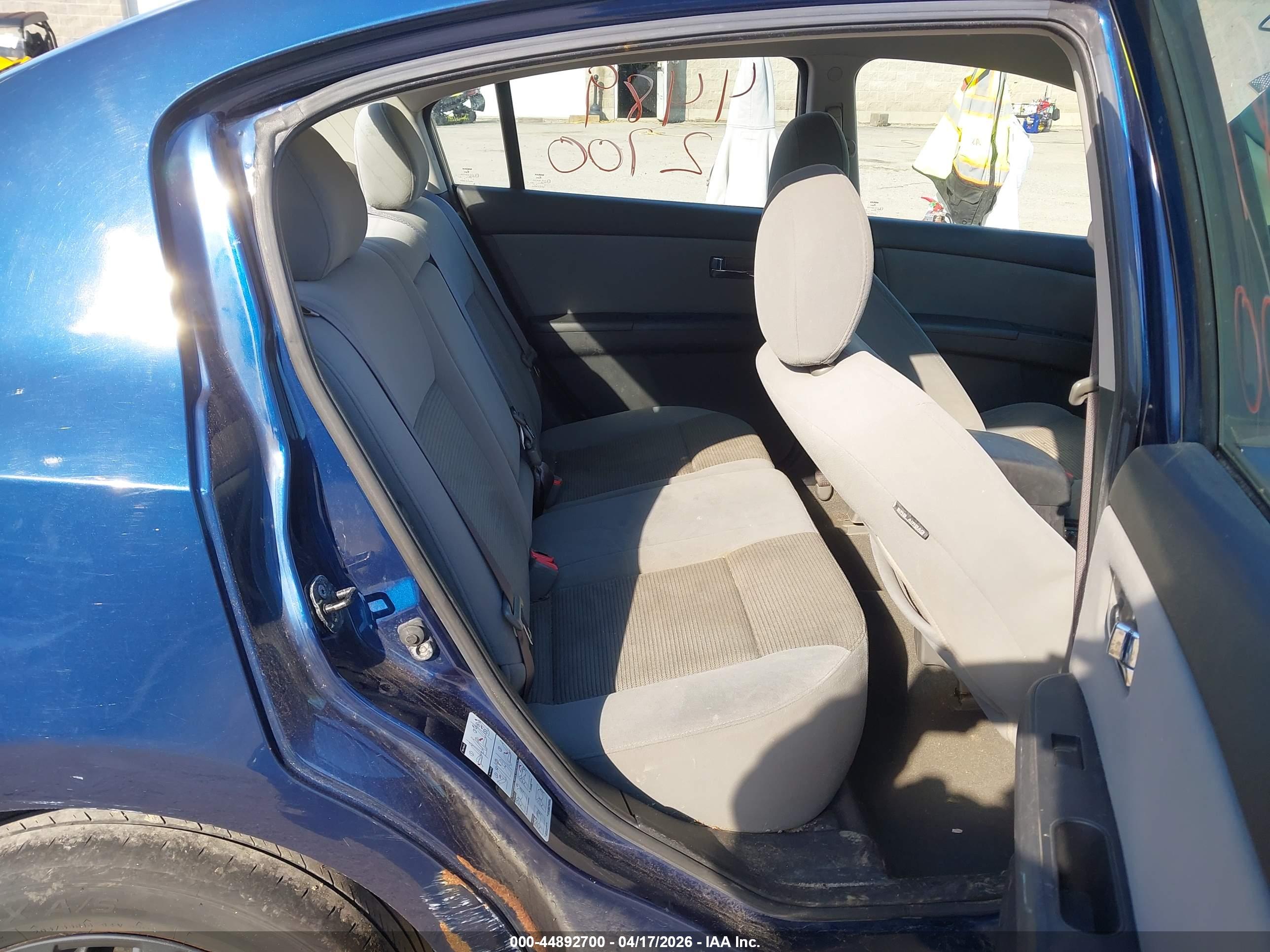 NISSAN SENTRA image 8
