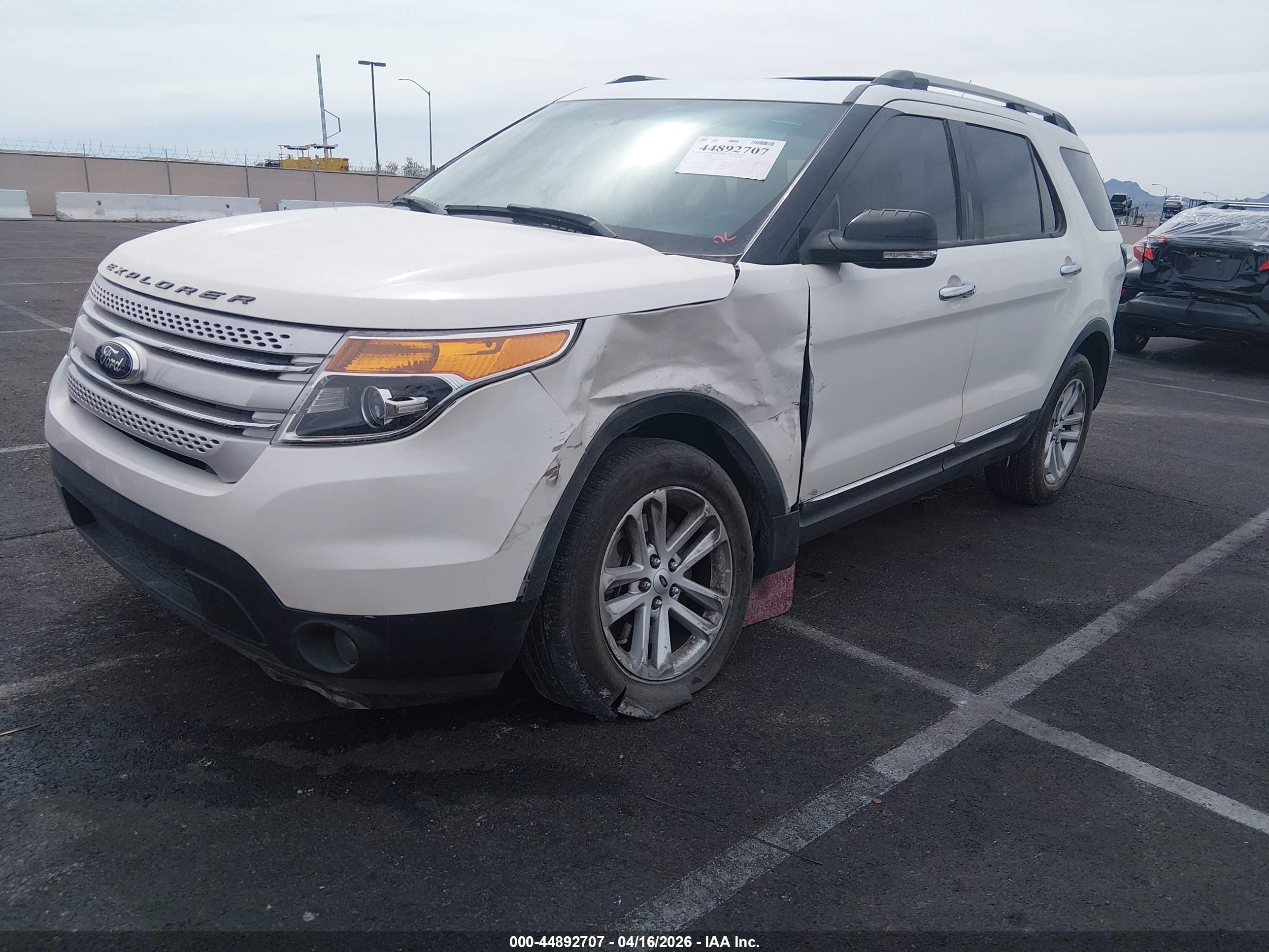 FORD EXPLORER image 2