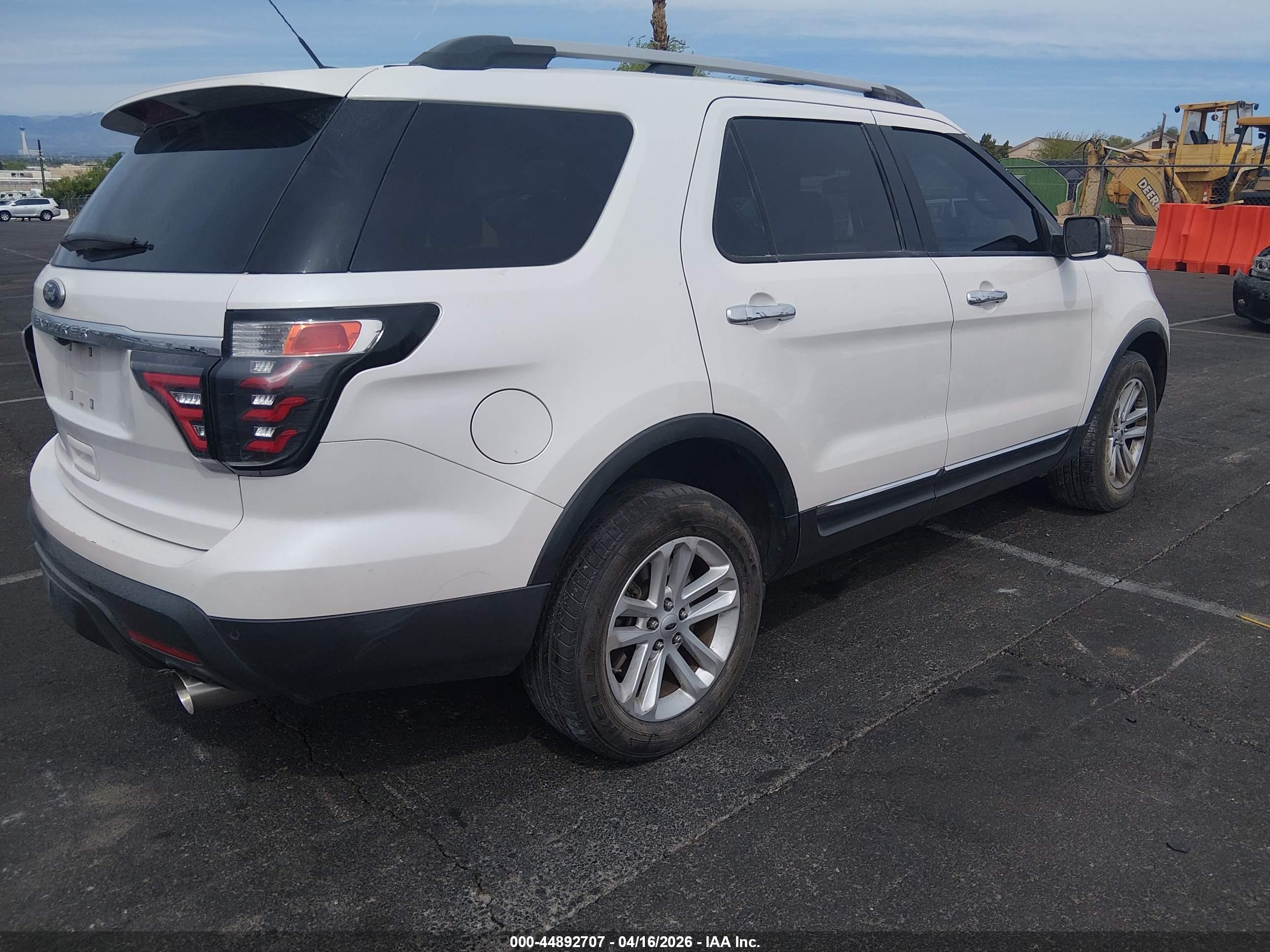 FORD EXPLORER image 4