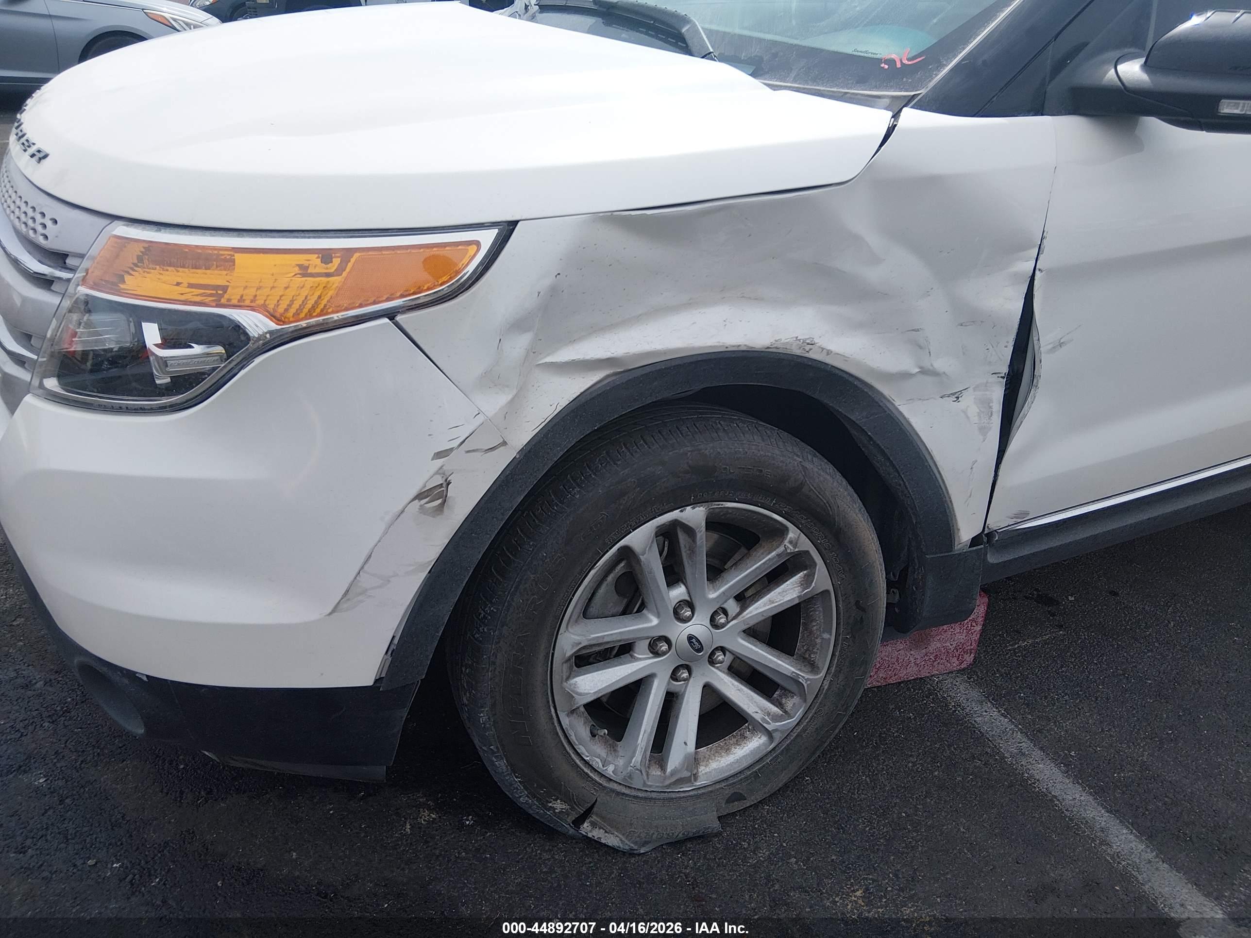 FORD EXPLORER image 6