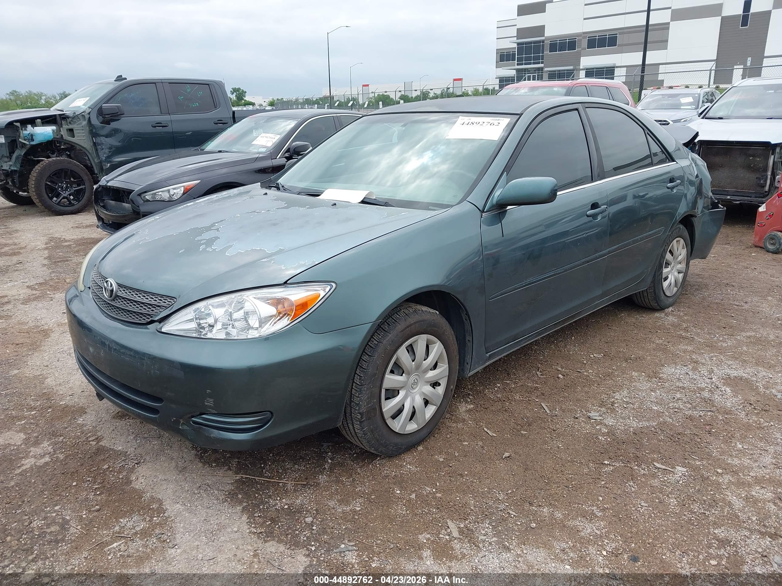 TOYOTA CAMRY image 2
