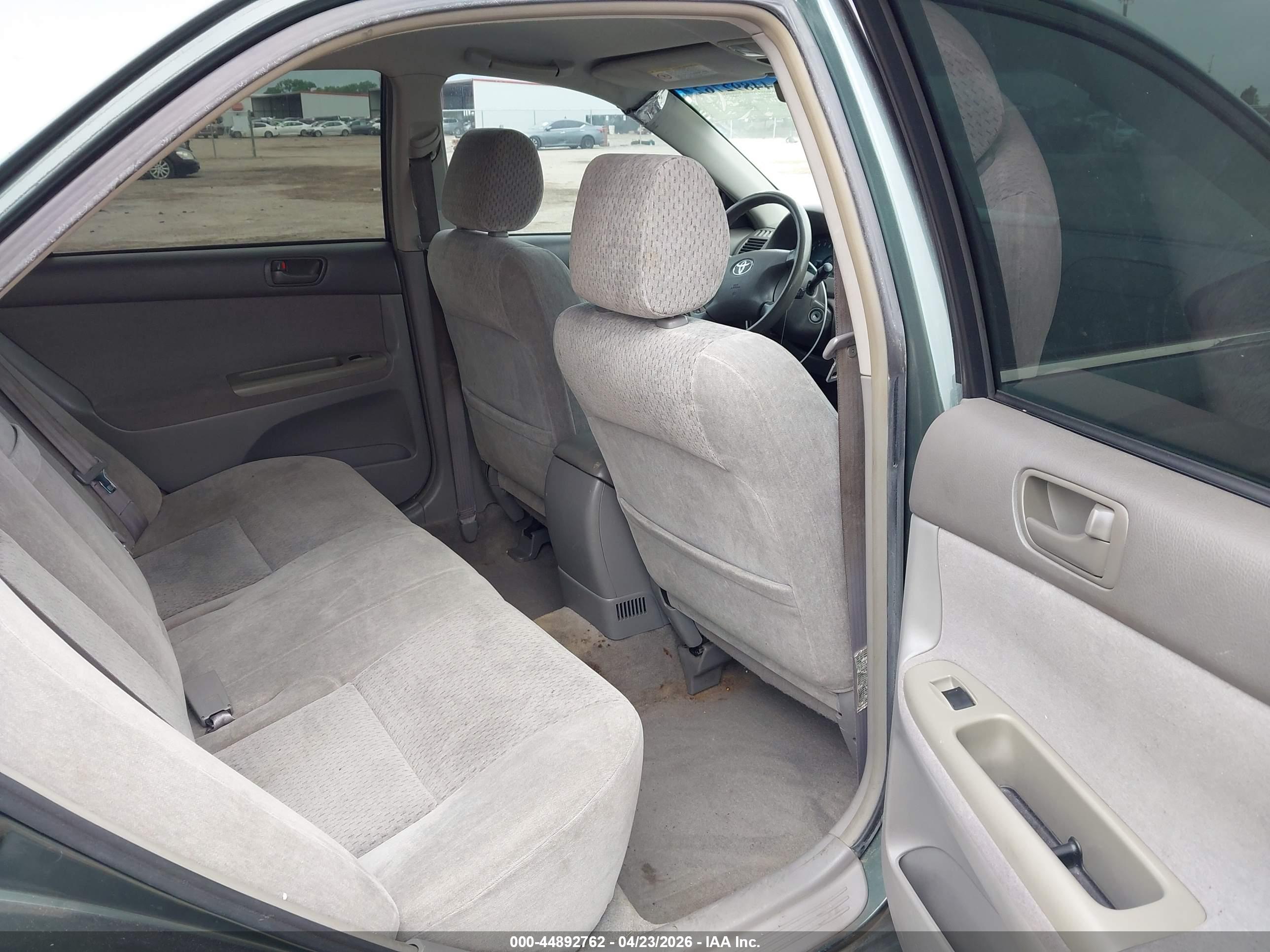 TOYOTA CAMRY image 8