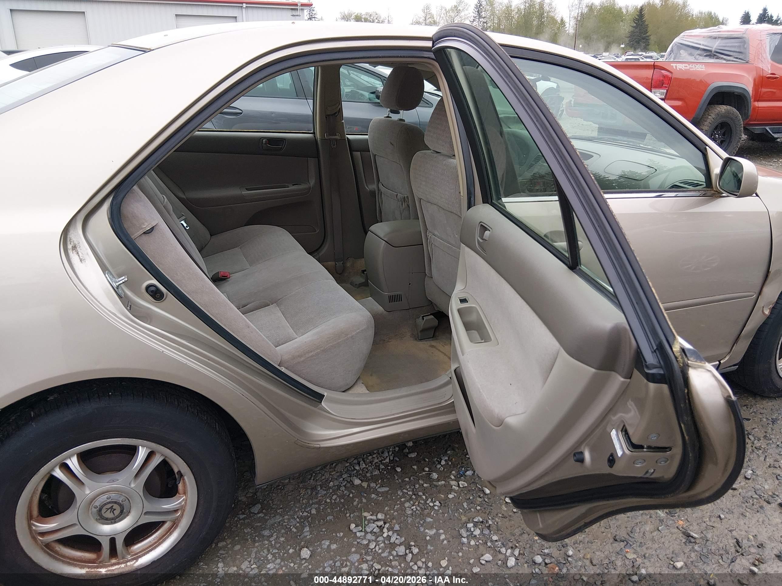 TOYOTA CAMRY image 8