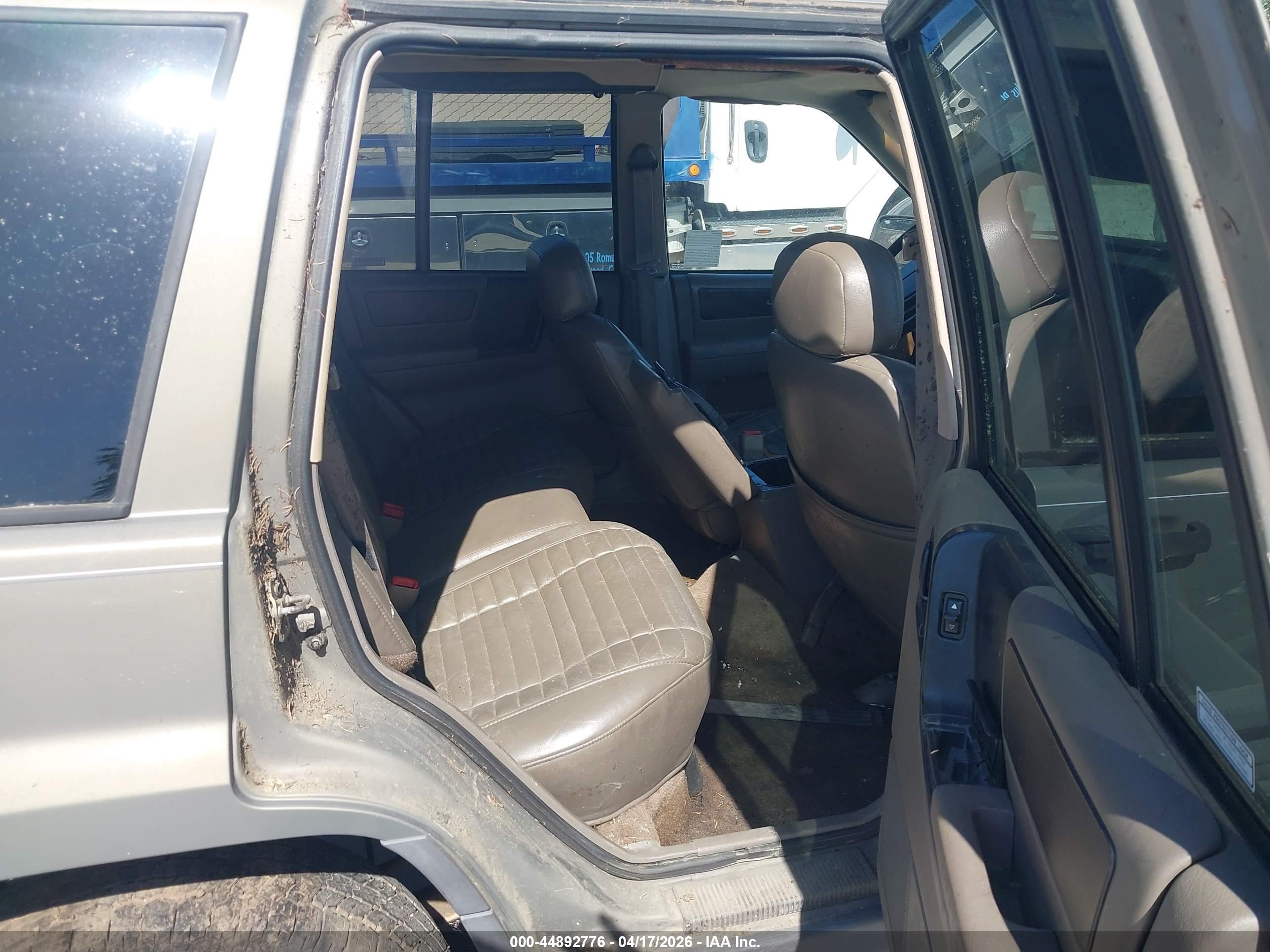JEEP GRAND image 8