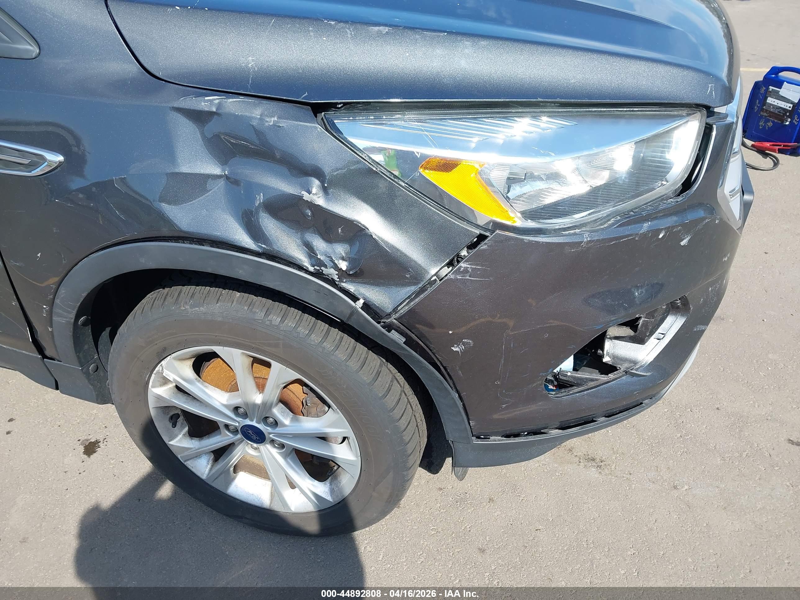 FORD ESCAPE image 6