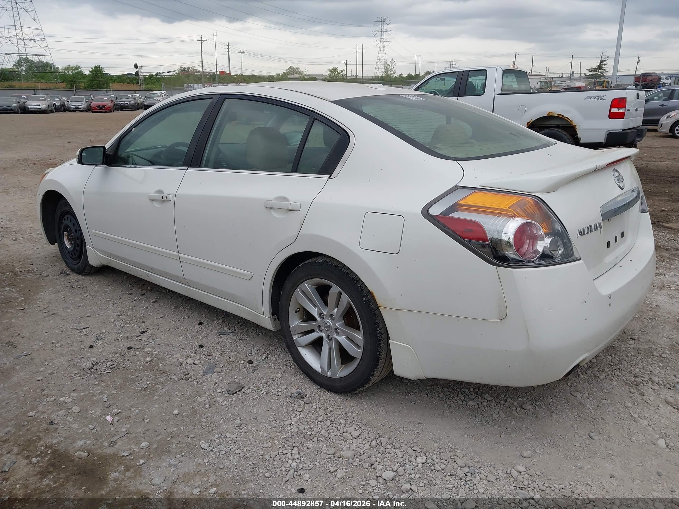 NISSAN ALTIMA image 3
