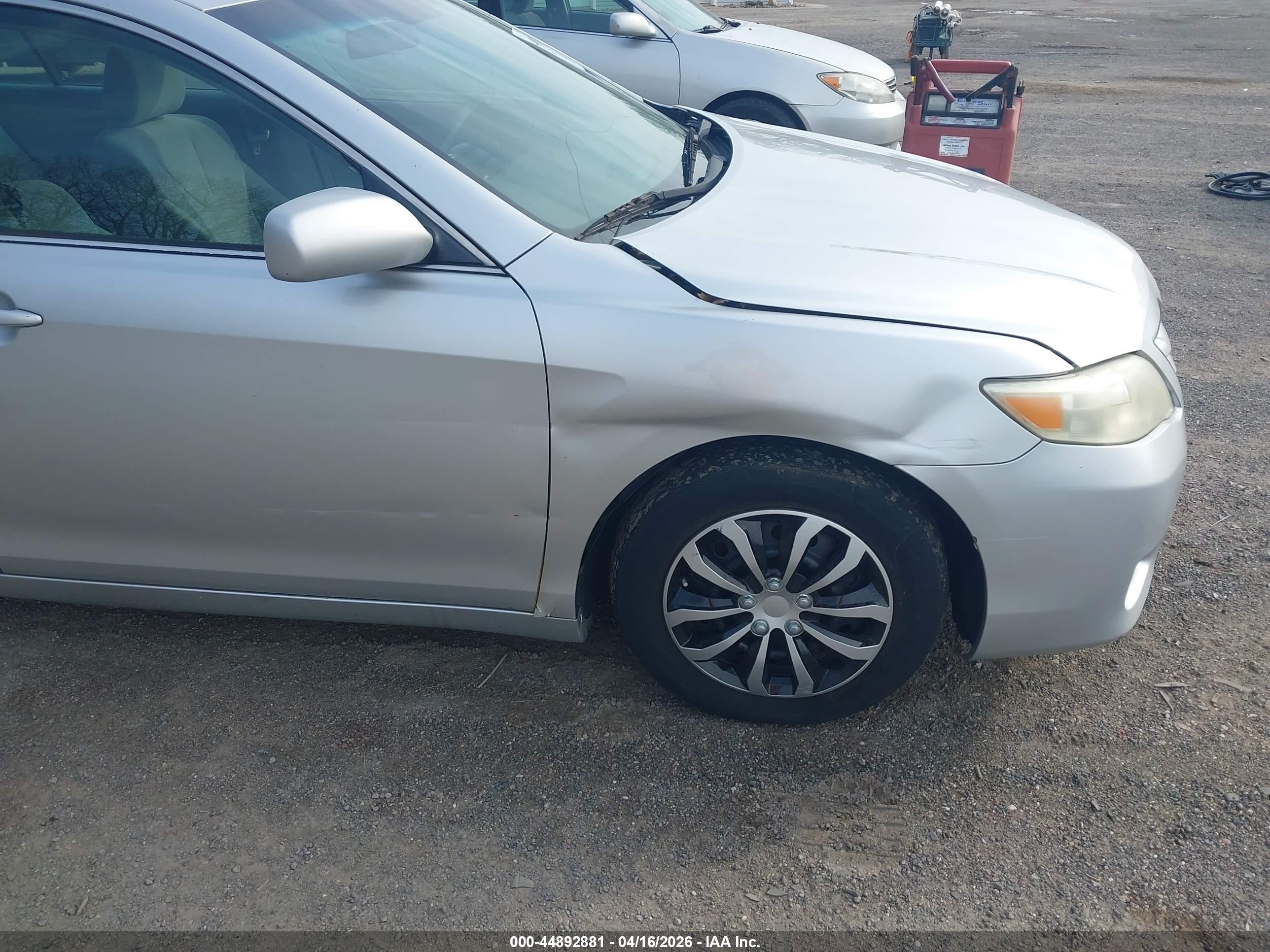 TOYOTA CAMRY image 6
