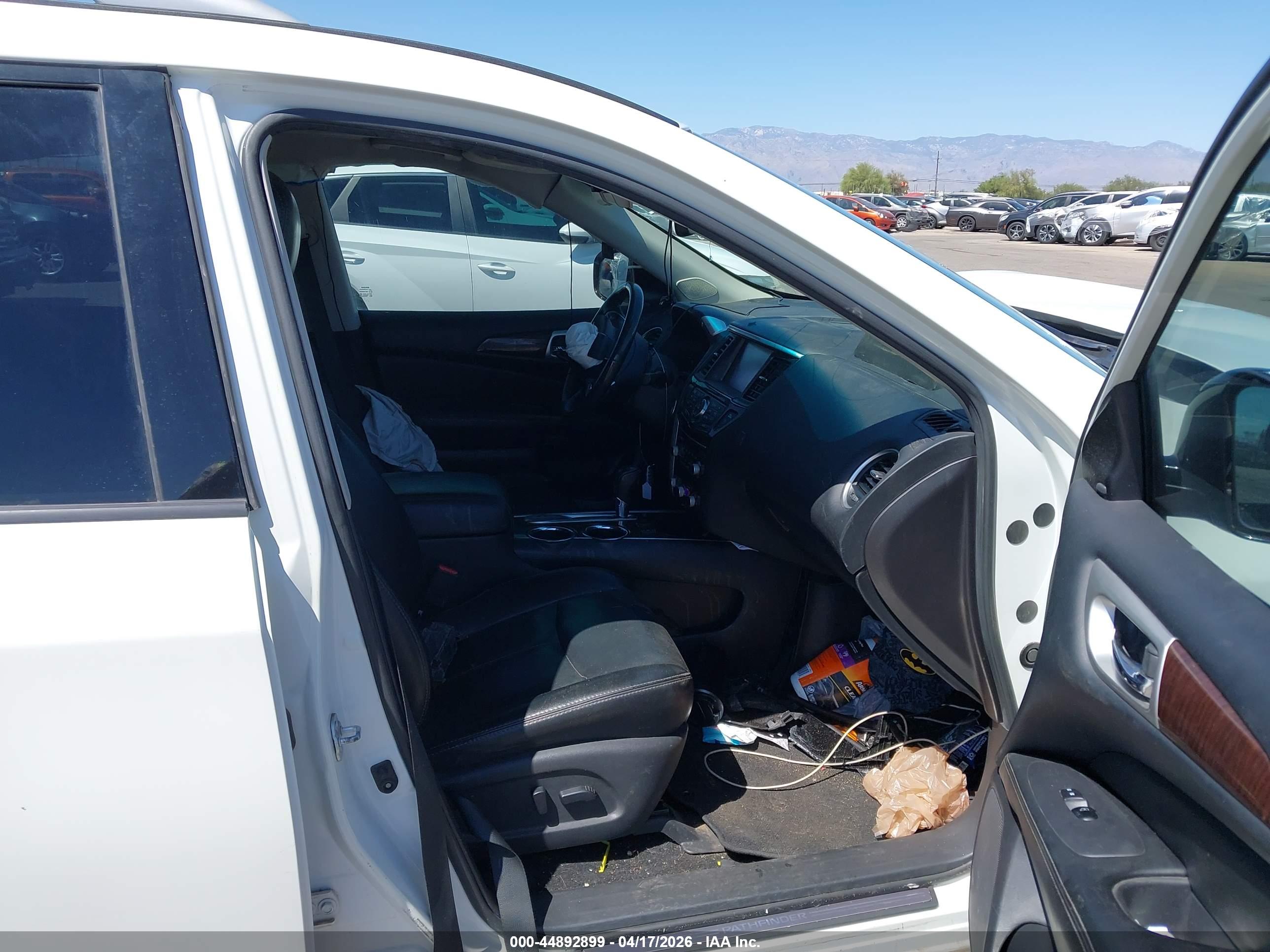 NISSAN PATHFINDER image 5