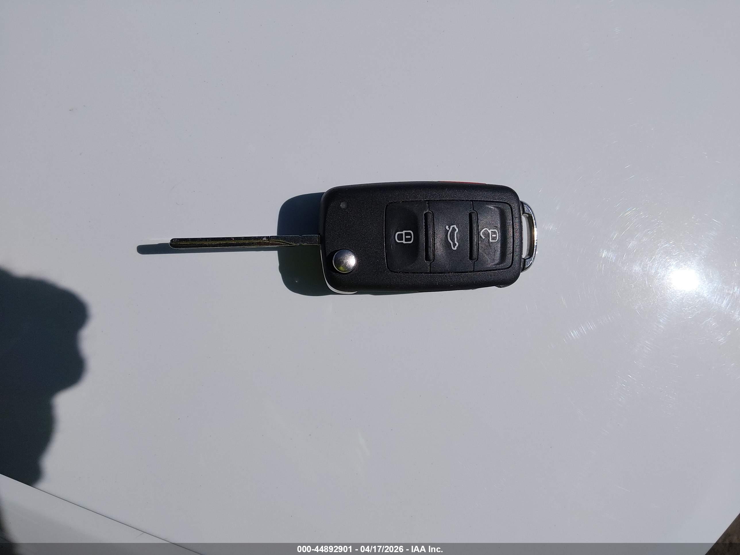VOLKSWAGEN JETTA image 11