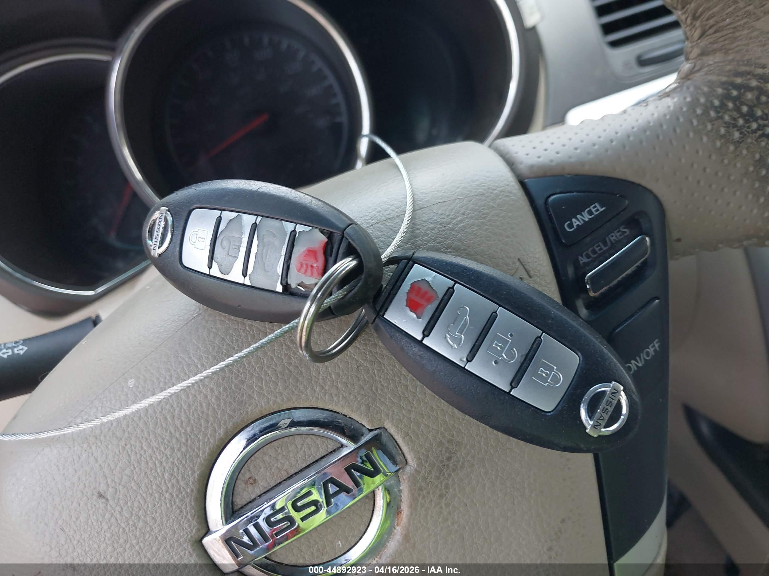 NISSAN MURANO image 11