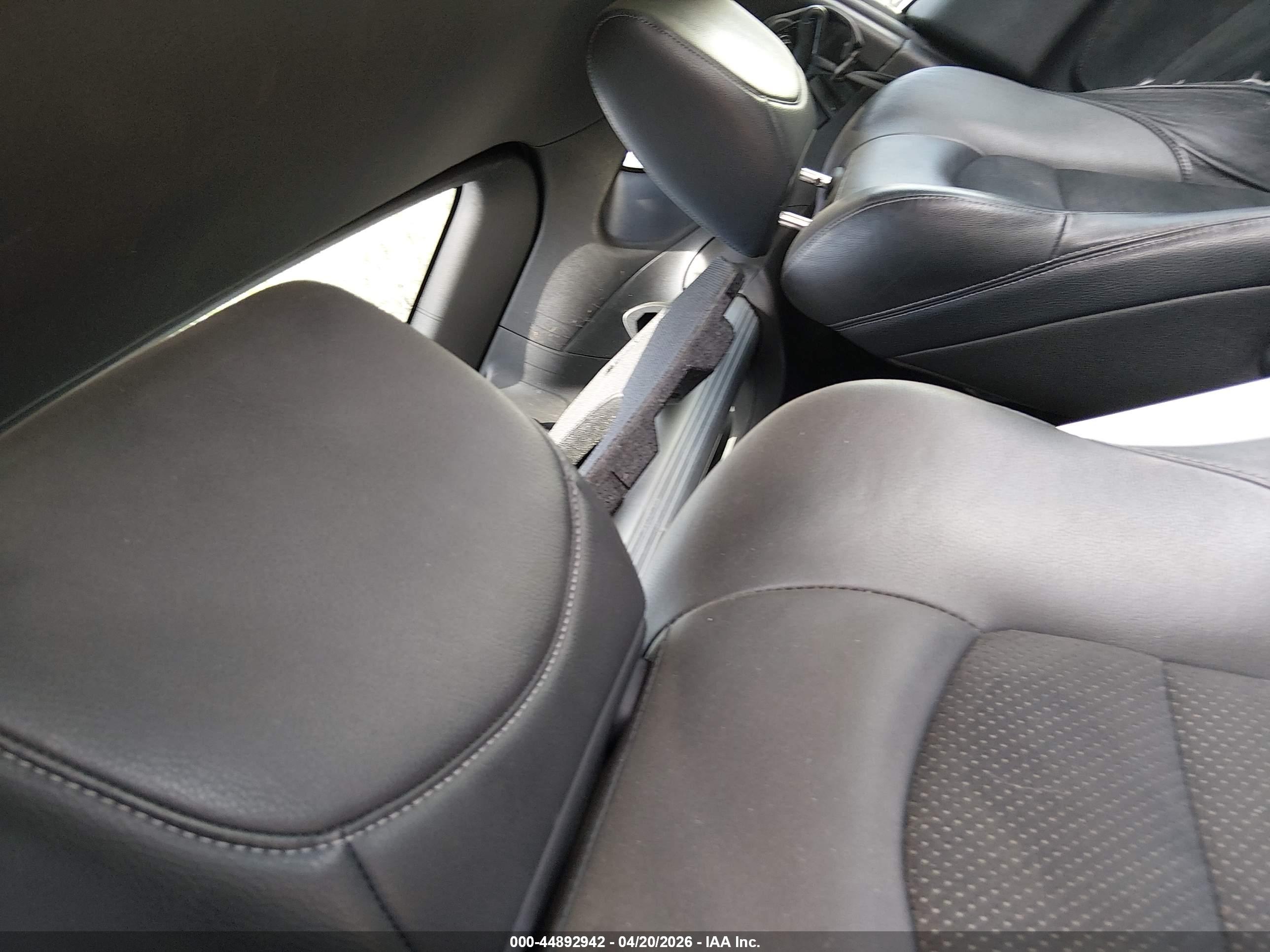 NISSAN 370Z image 8