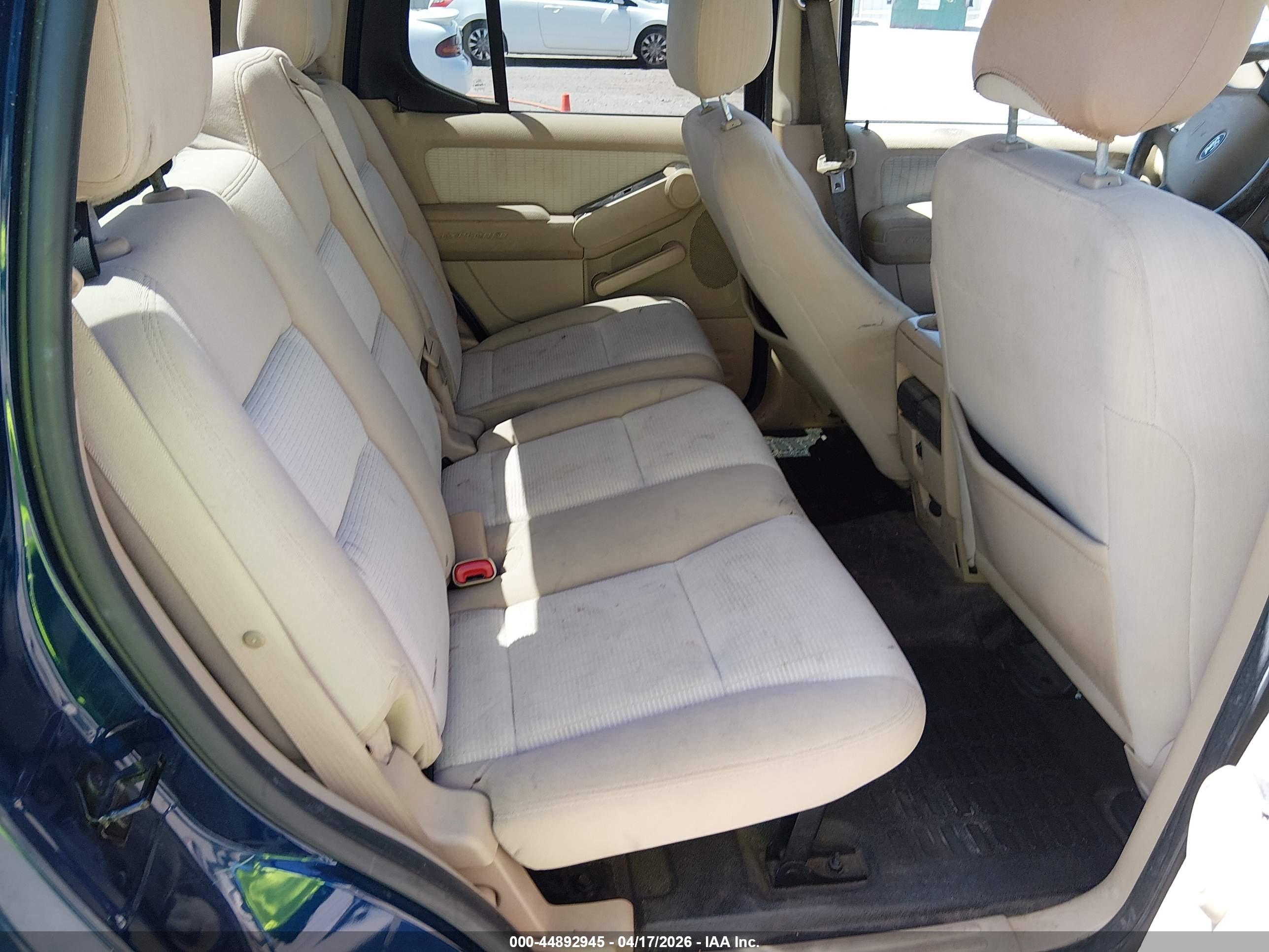 FORD EXPLORER image 8