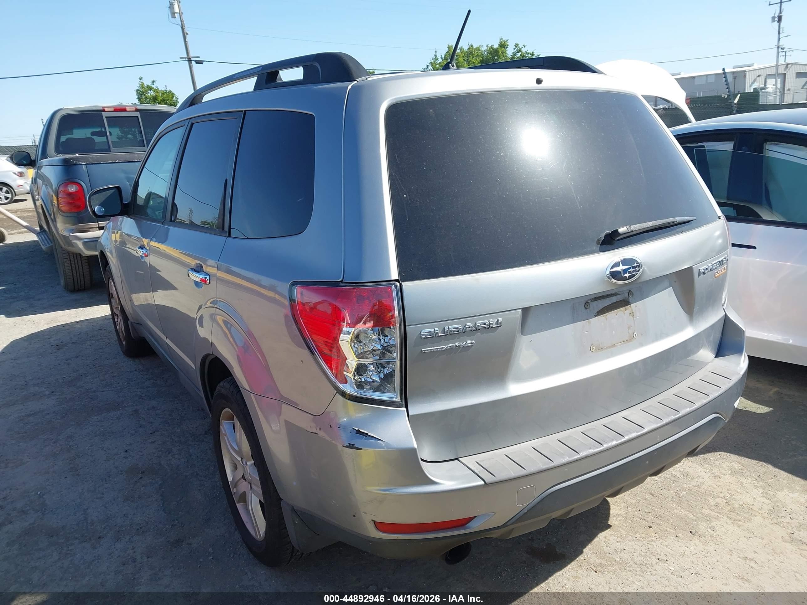 SUBARU FORESTER image 3