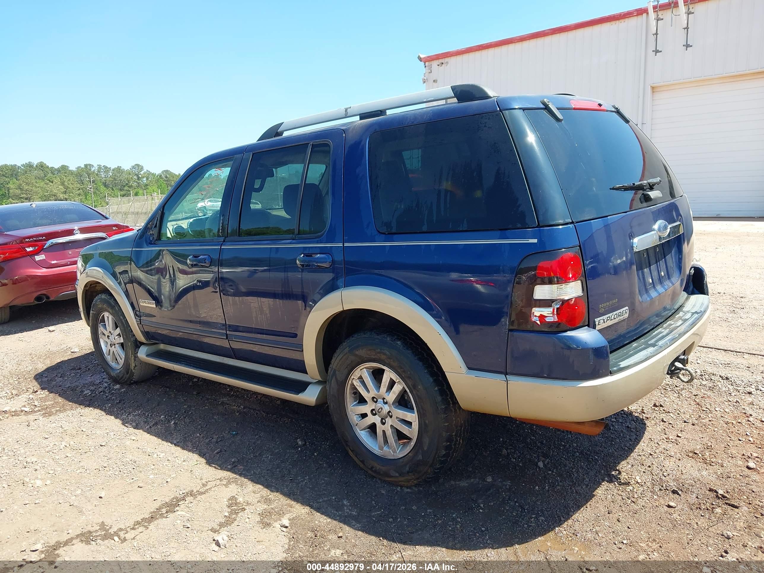 FORD EXPLORER image 3