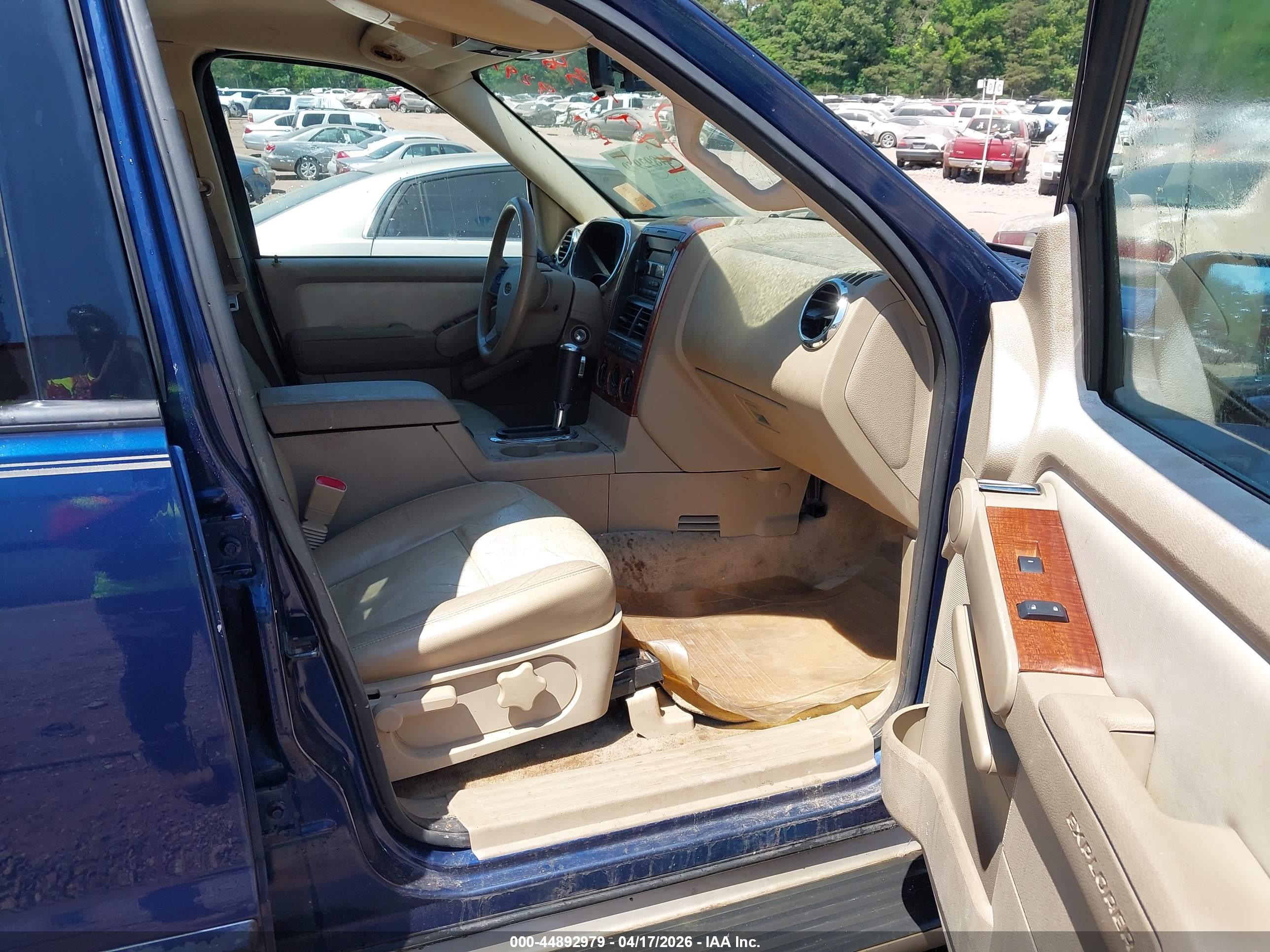 FORD EXPLORER image 5