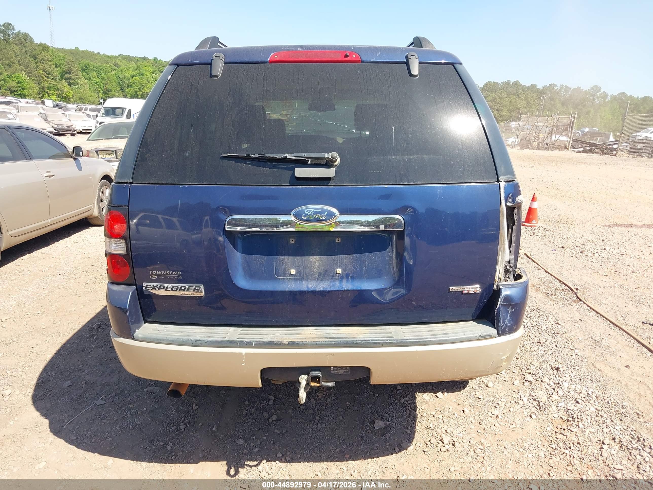 FORD EXPLORER image 6