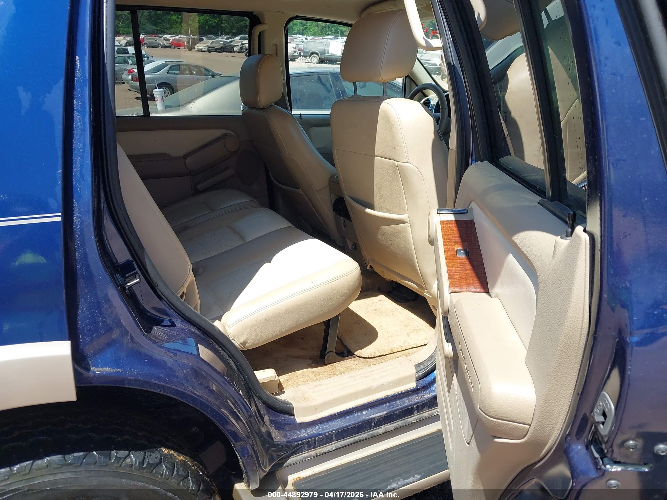 FORD EXPLORER image 8