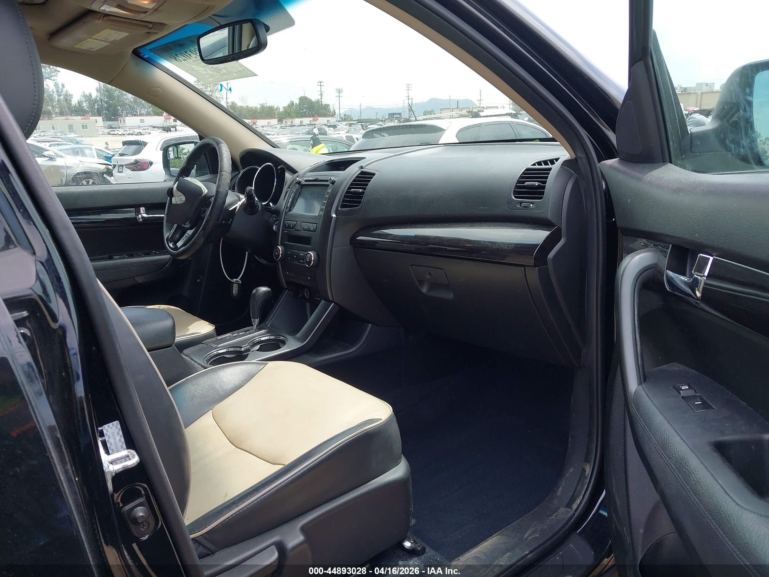 KIA SORENTO image 5