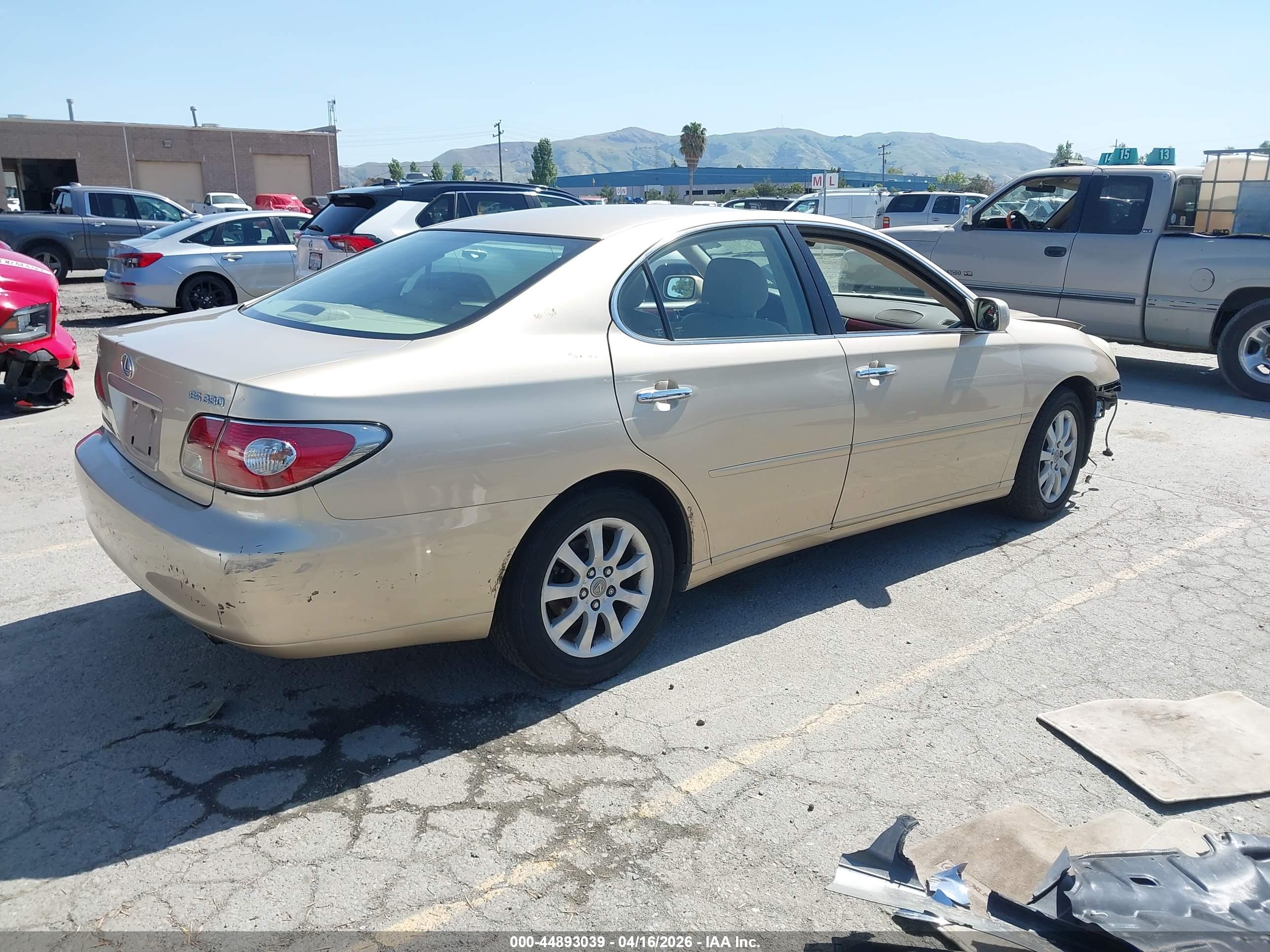LEXUS ES image 4