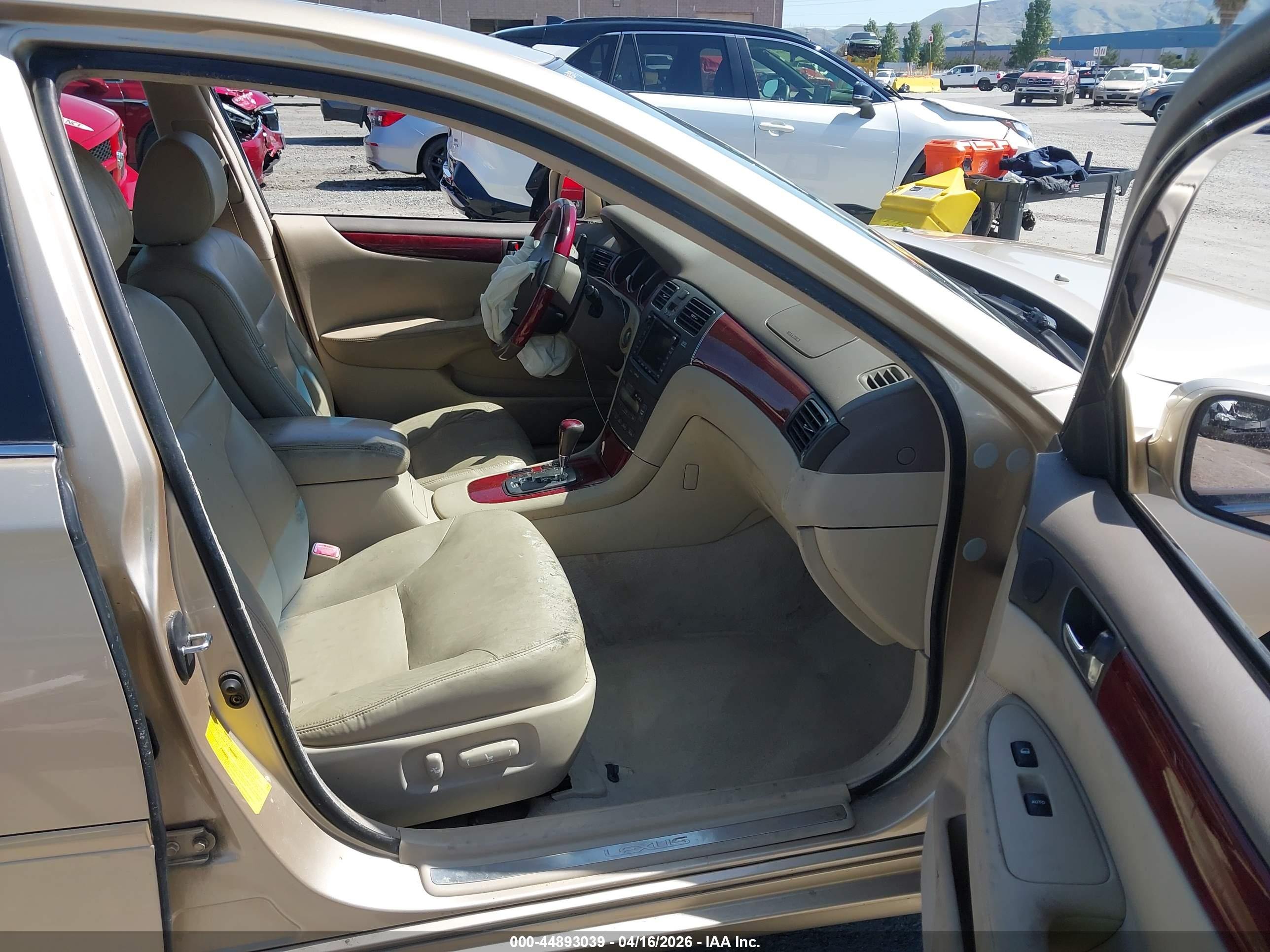 LEXUS ES image 5