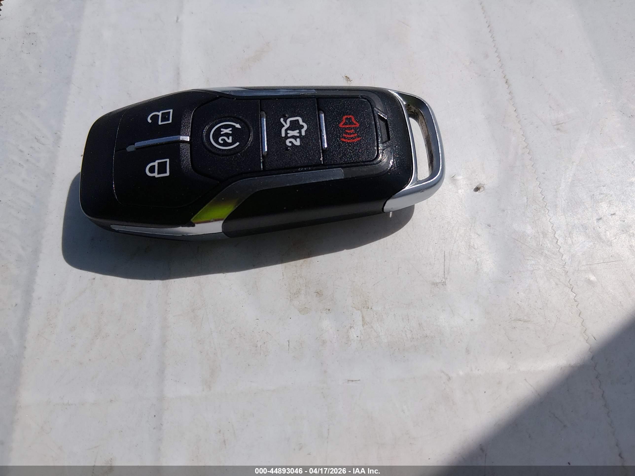FORD FUSION image 11