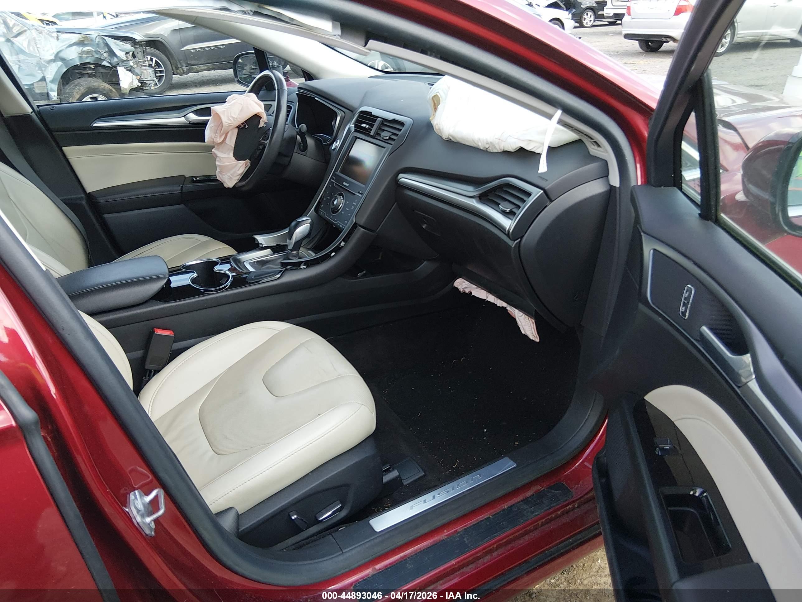FORD FUSION image 5
